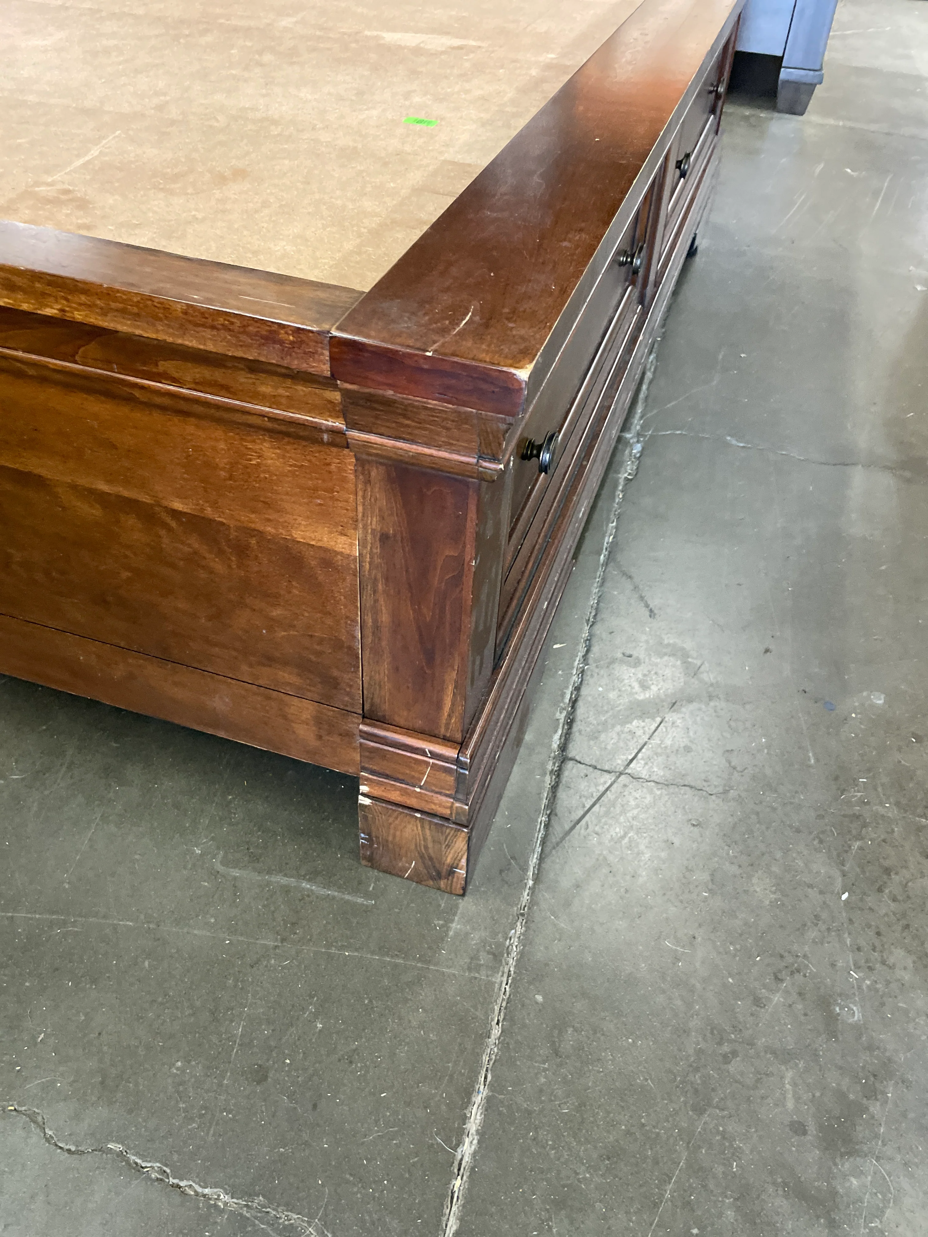 Costco - Universal Furniture Broadmoore Charlotte Queen Bed - Retail $599 - Image 4
