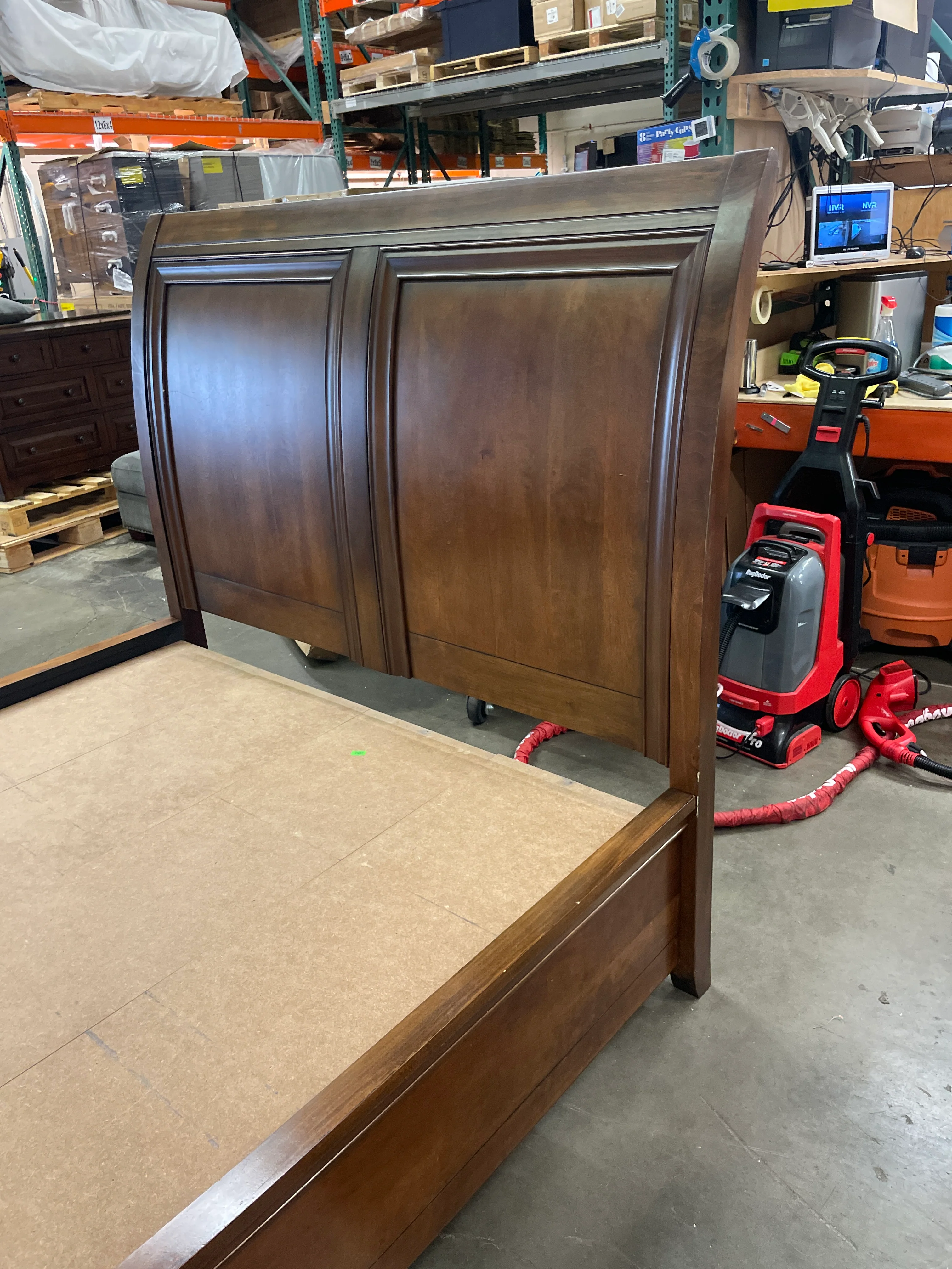 Costco - Universal Furniture Broadmoore Charlotte Queen Bed - Retail $599 - Image 9