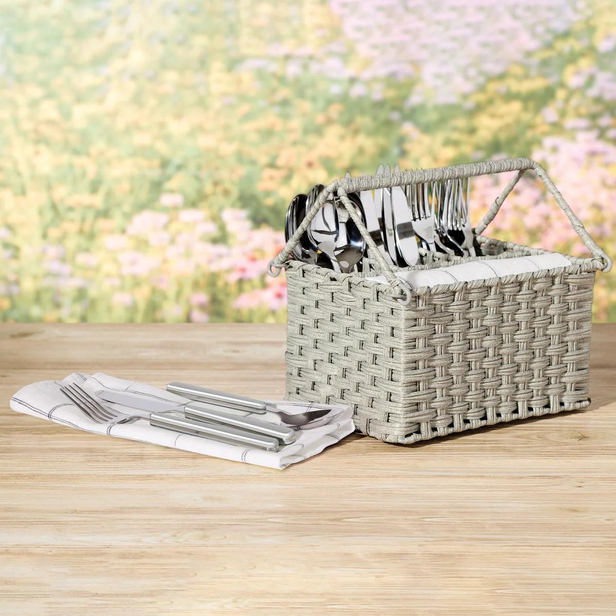 Oneida 24-piece Flatware Set with Caddy