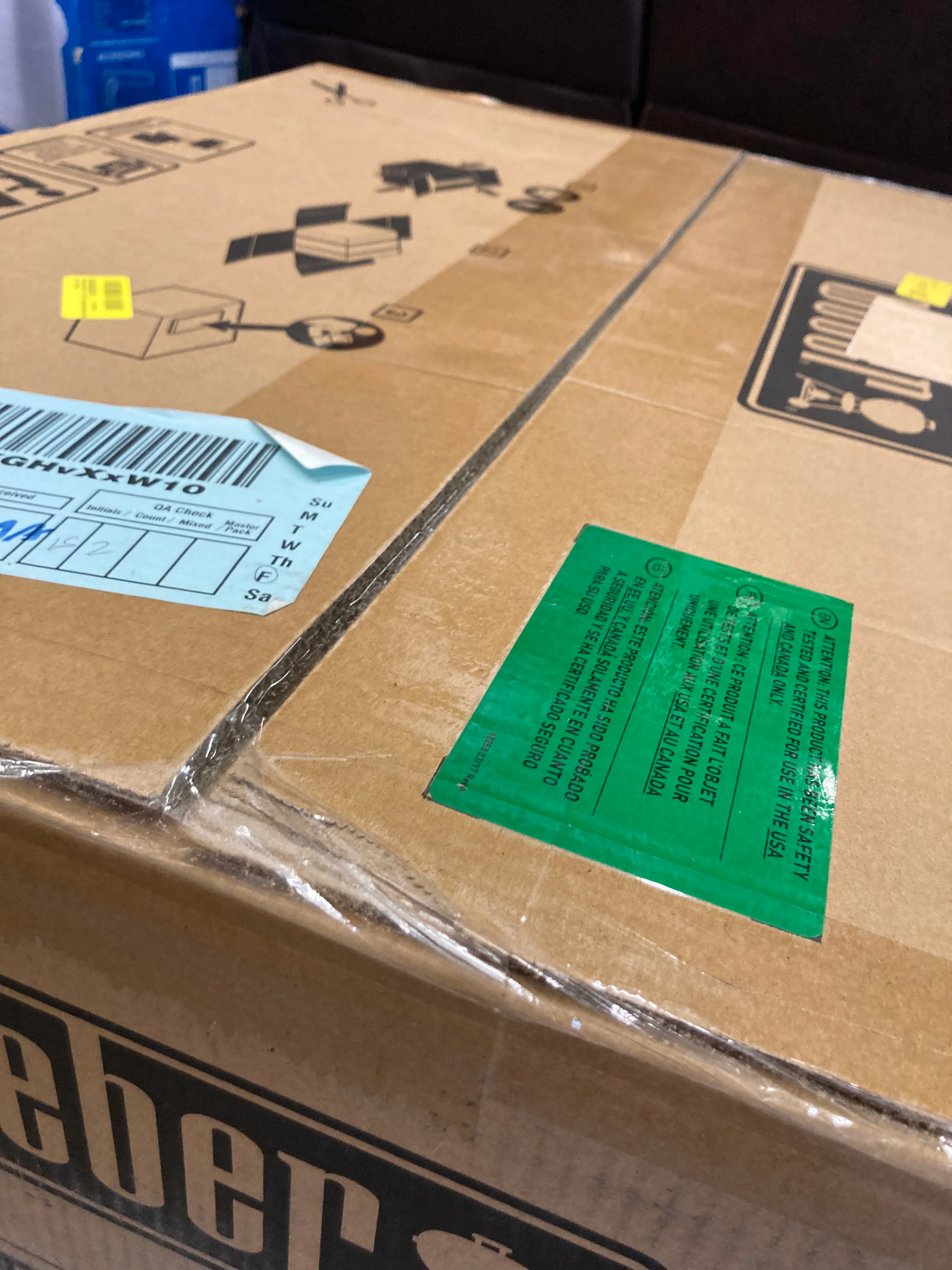 NEW IN BOX - Weber Spirit II E-310 3-Burner Natural Gas Grill, Black - Retail $569 - Image 7