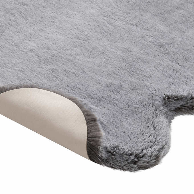 NEW - Costco - Mon Chateau Luxe Faux Fur 3’7” x 5’11” Rug - Retail $69 - Image 2