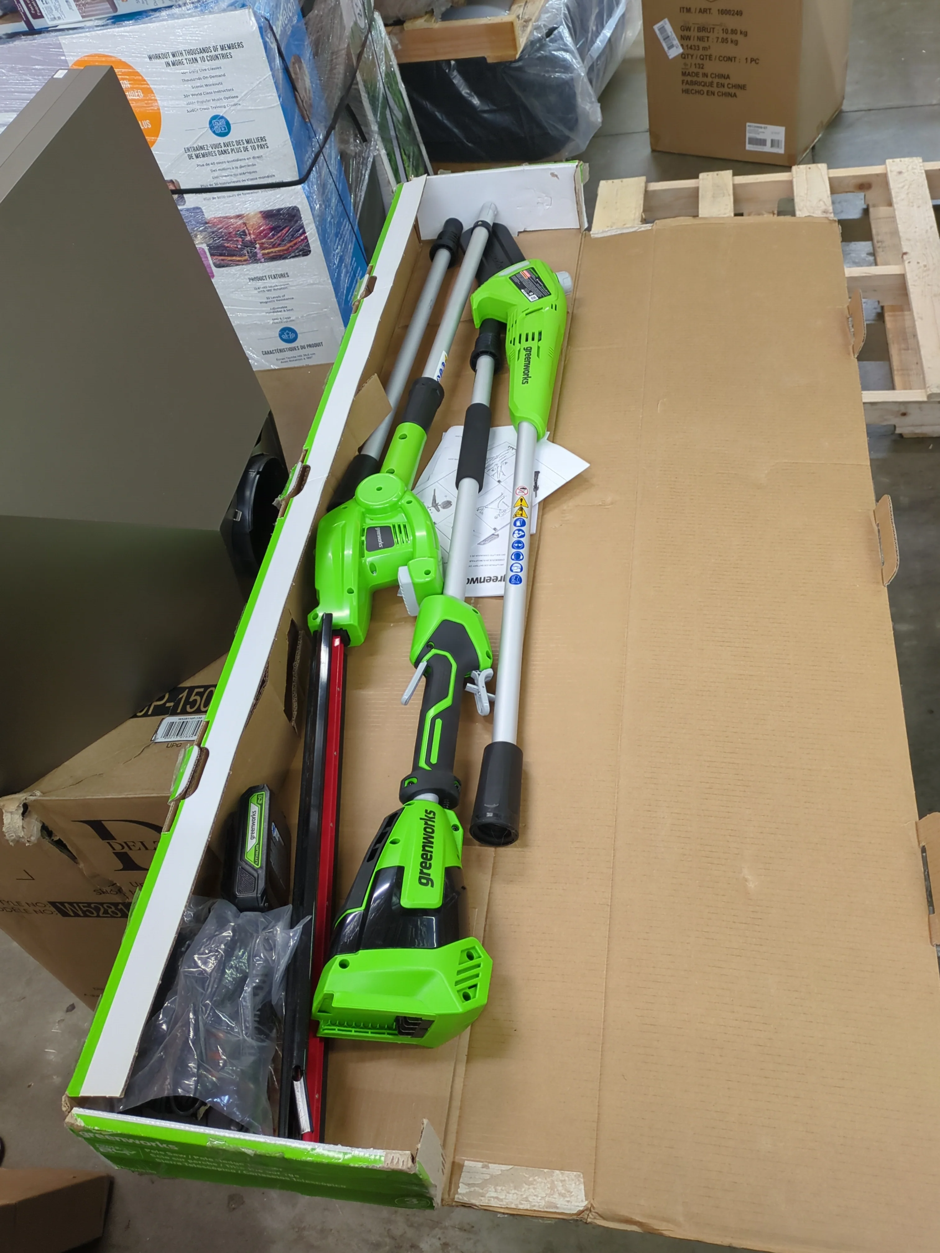 Greenworks 24V 8" Polesaw + 20" Pole Hedge Trimmer Combo, Battery and Charger - Retail $199 - Image 5