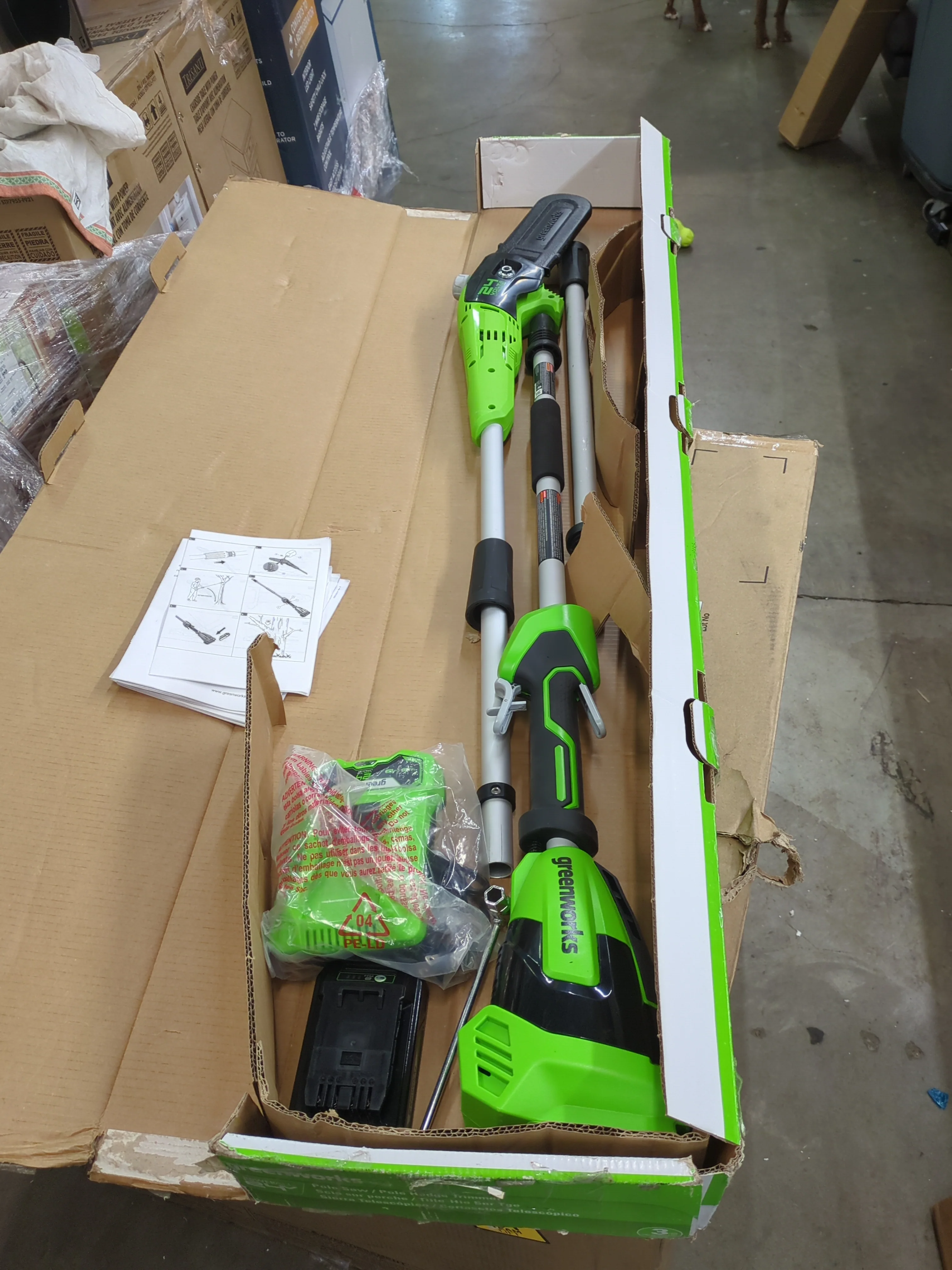 Greenworks 24V 8" Polesaw + 20" Pole Hedge Trimmer Combo, Battery and Charger - Retail $199 - Image 6