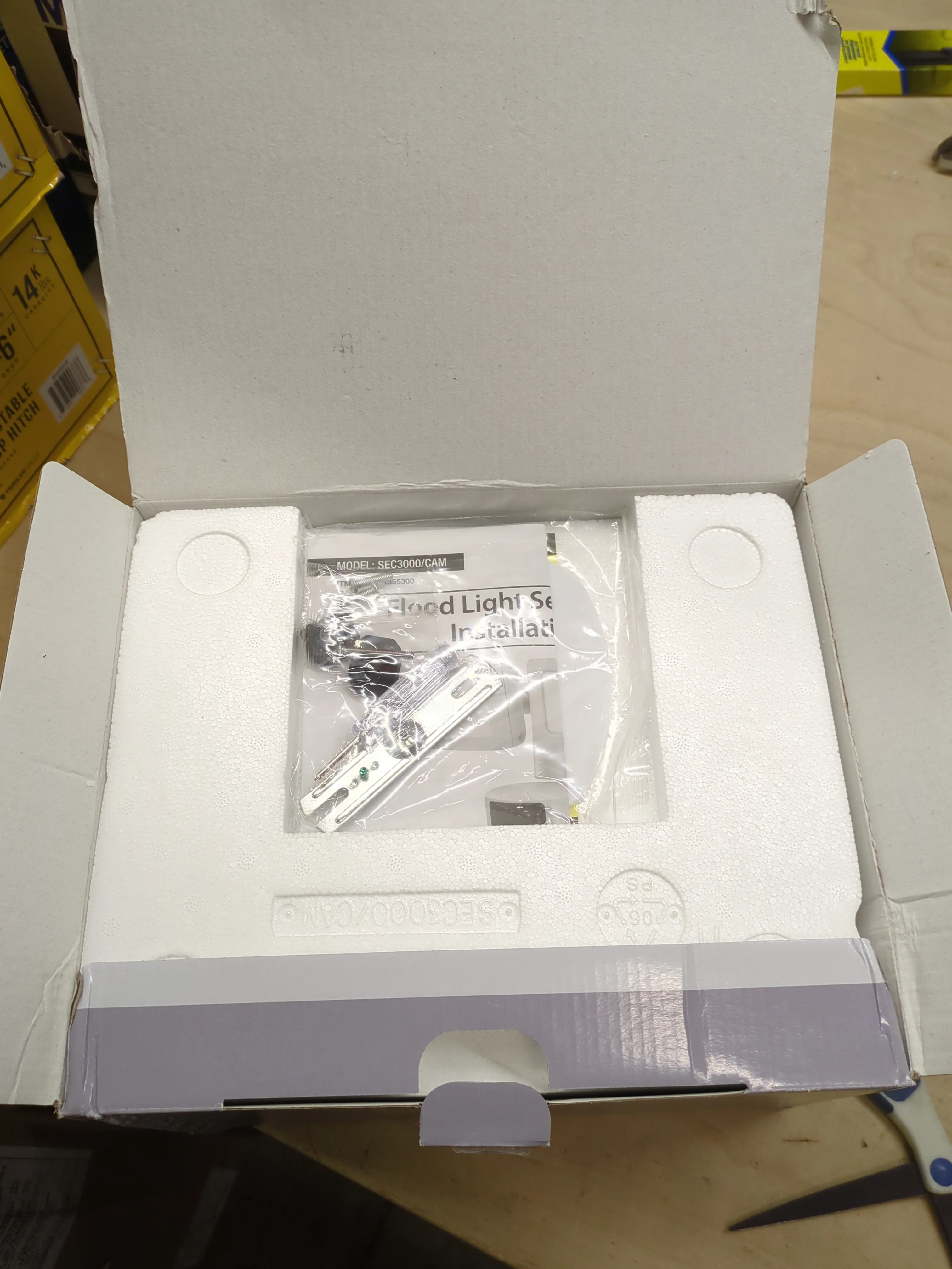 NEW - Feit Electric LED 1080P HD Smart Flood Security Light - Retail $109 - Image 6