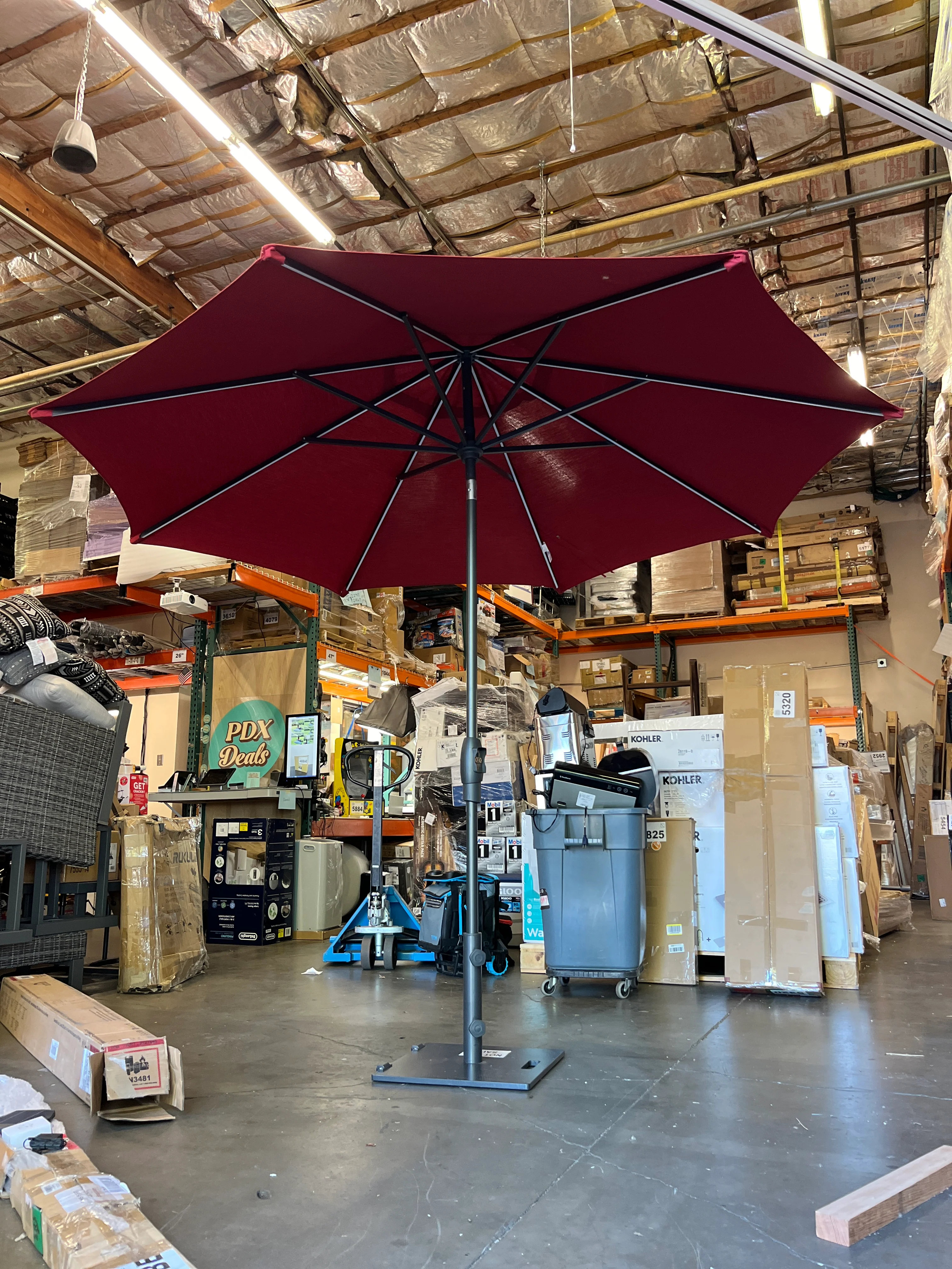 Sunvilla 10' Round Solar LED Market Umbrella - Retail $174 - Image 6