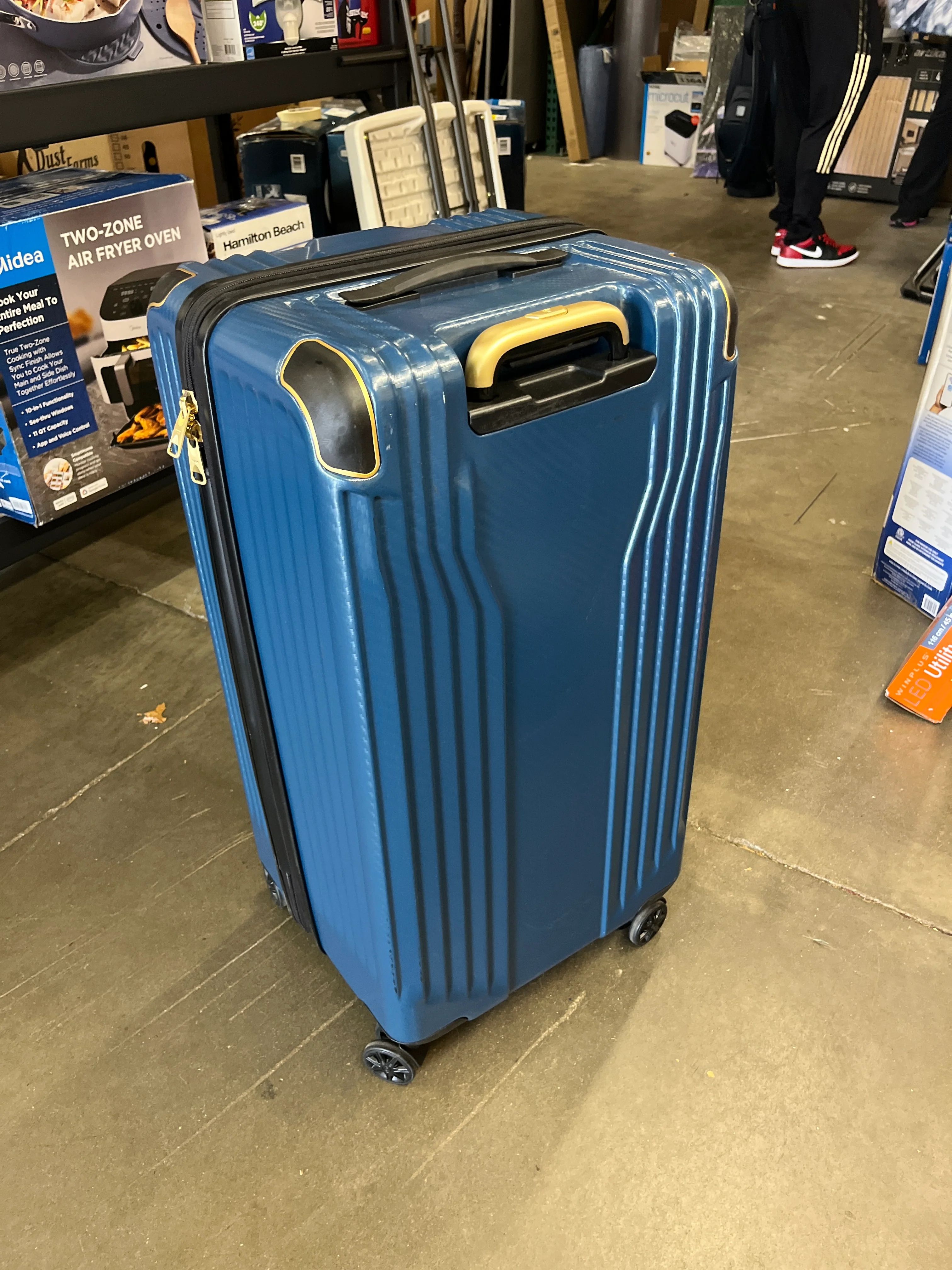 Traveler's Choice 30in Creekside Hardside Check-in Luggage Spinner - Retail $139 - Image 5