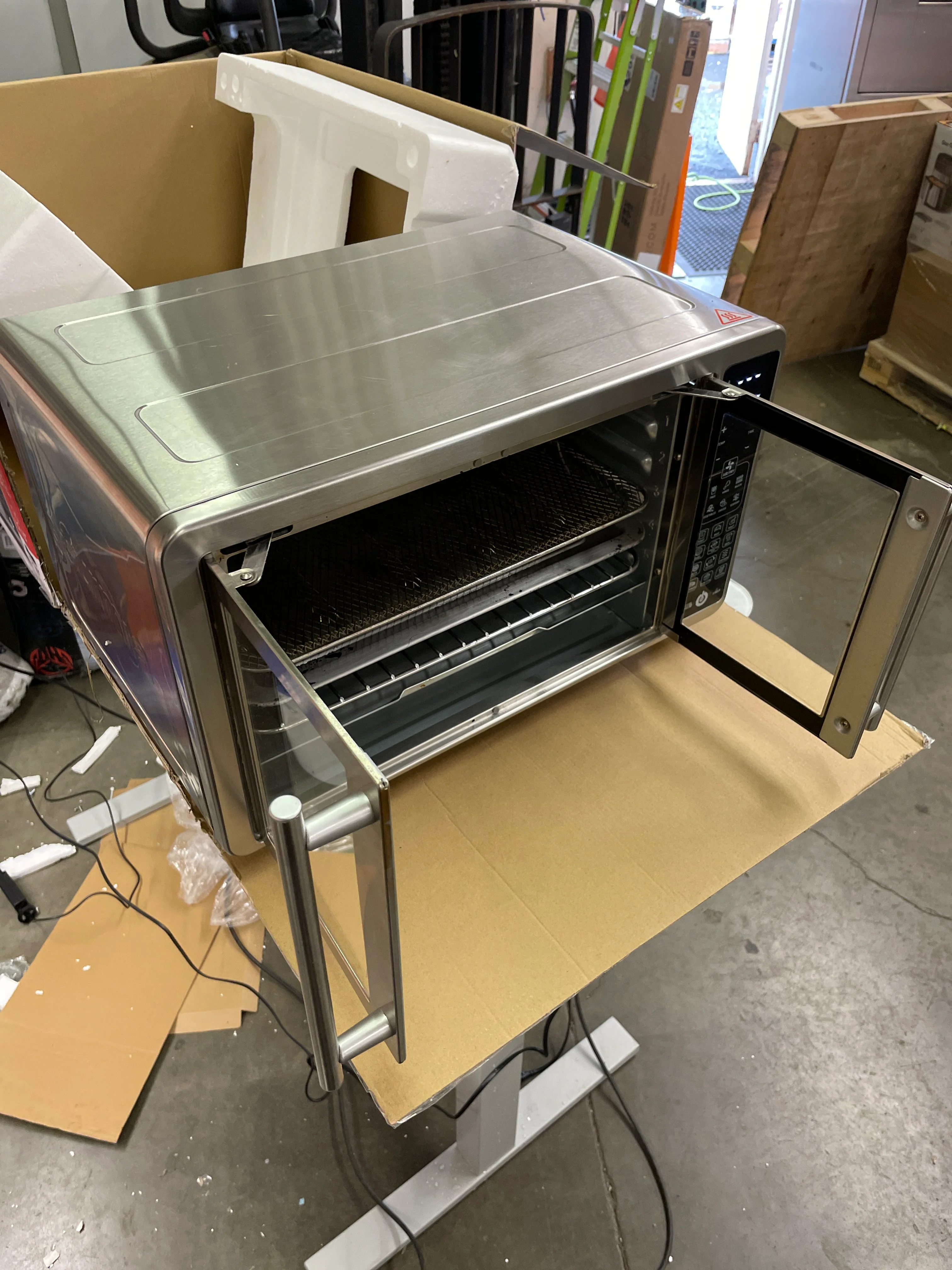Like NEW - Gourmia XL Digital Air Fryer Toaster Oven with Single-Pull French Doors - Image 8
