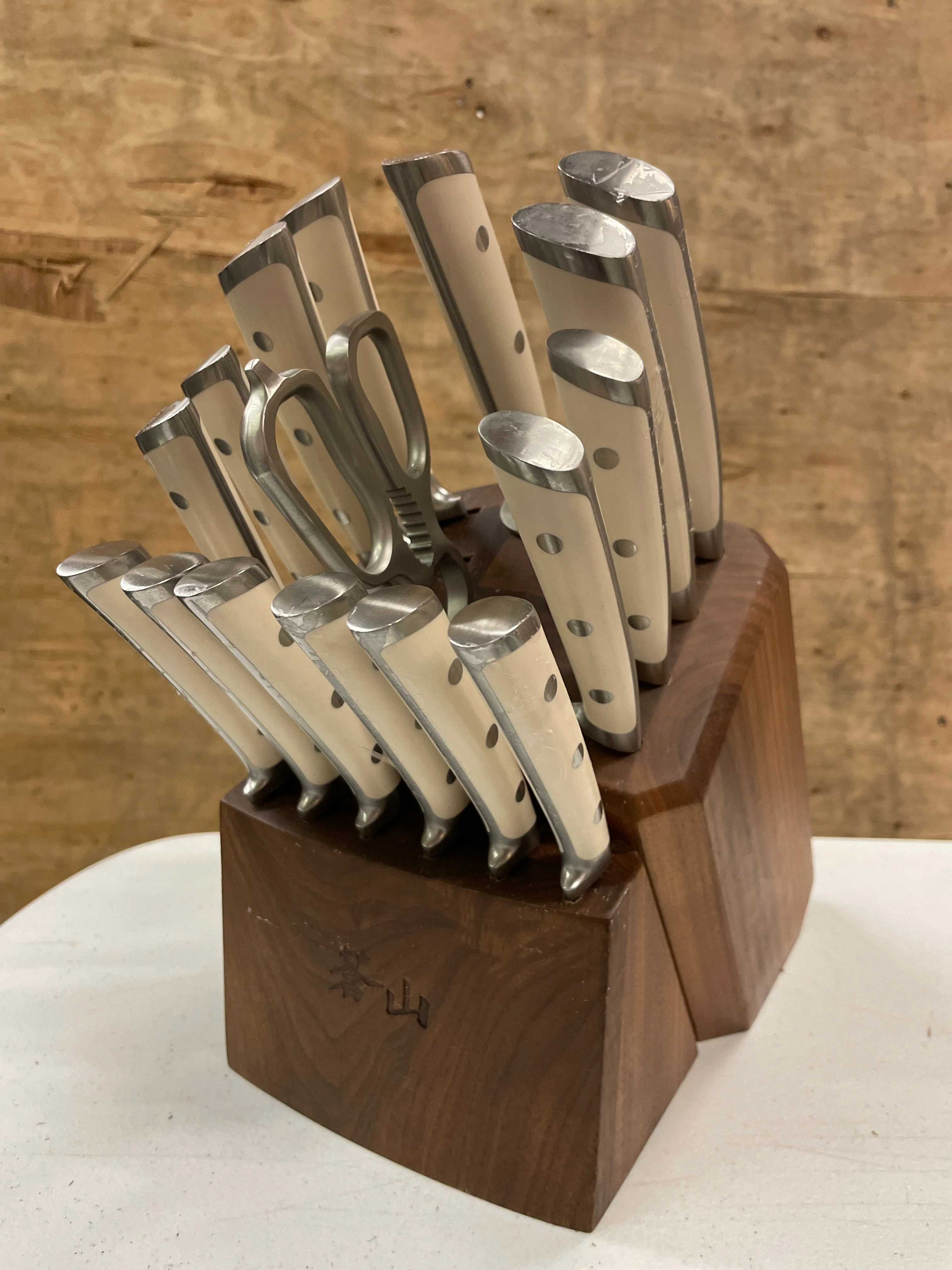 Costco - Cangshan S1 Series 17-piece Forged German Steel Knife - Retail $259 - Image 4