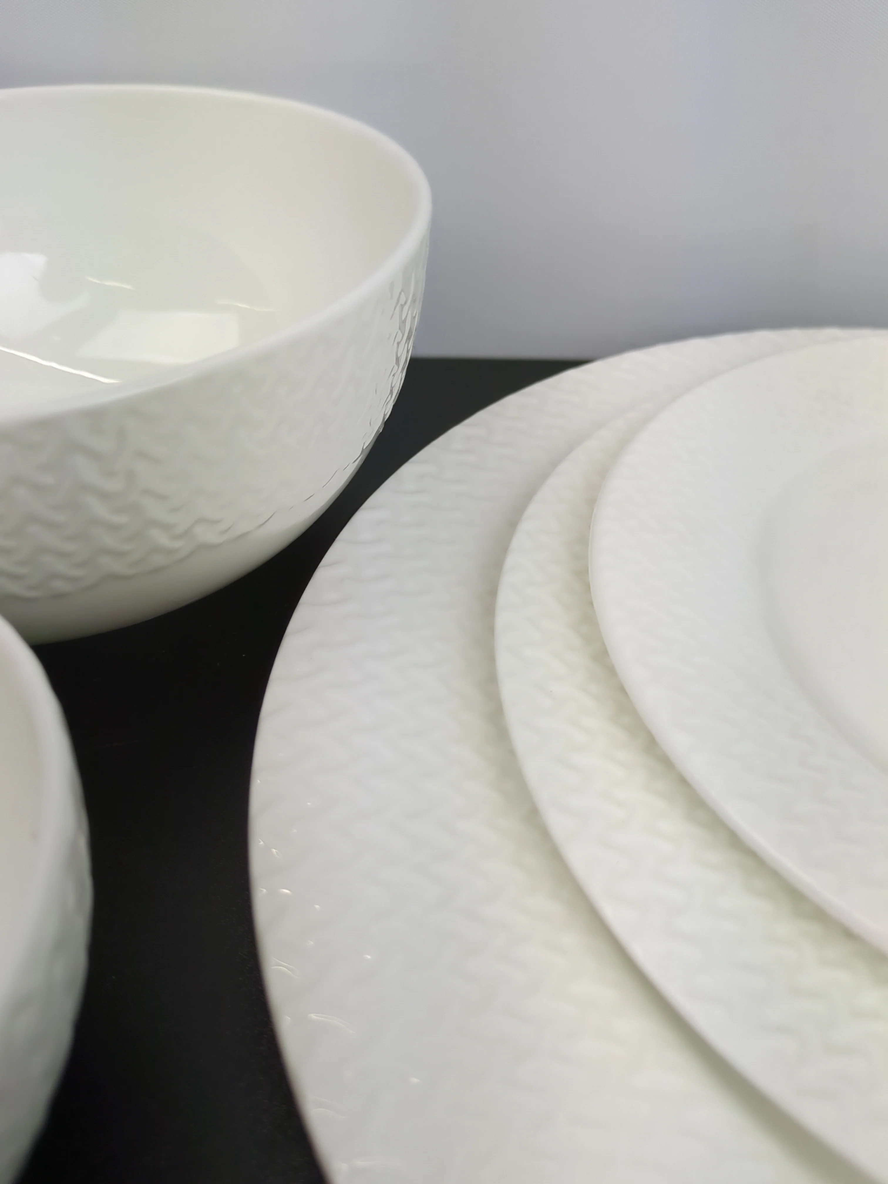 Mikasa Lattice 40-piece Bone China Dinnerware Set - Image 5