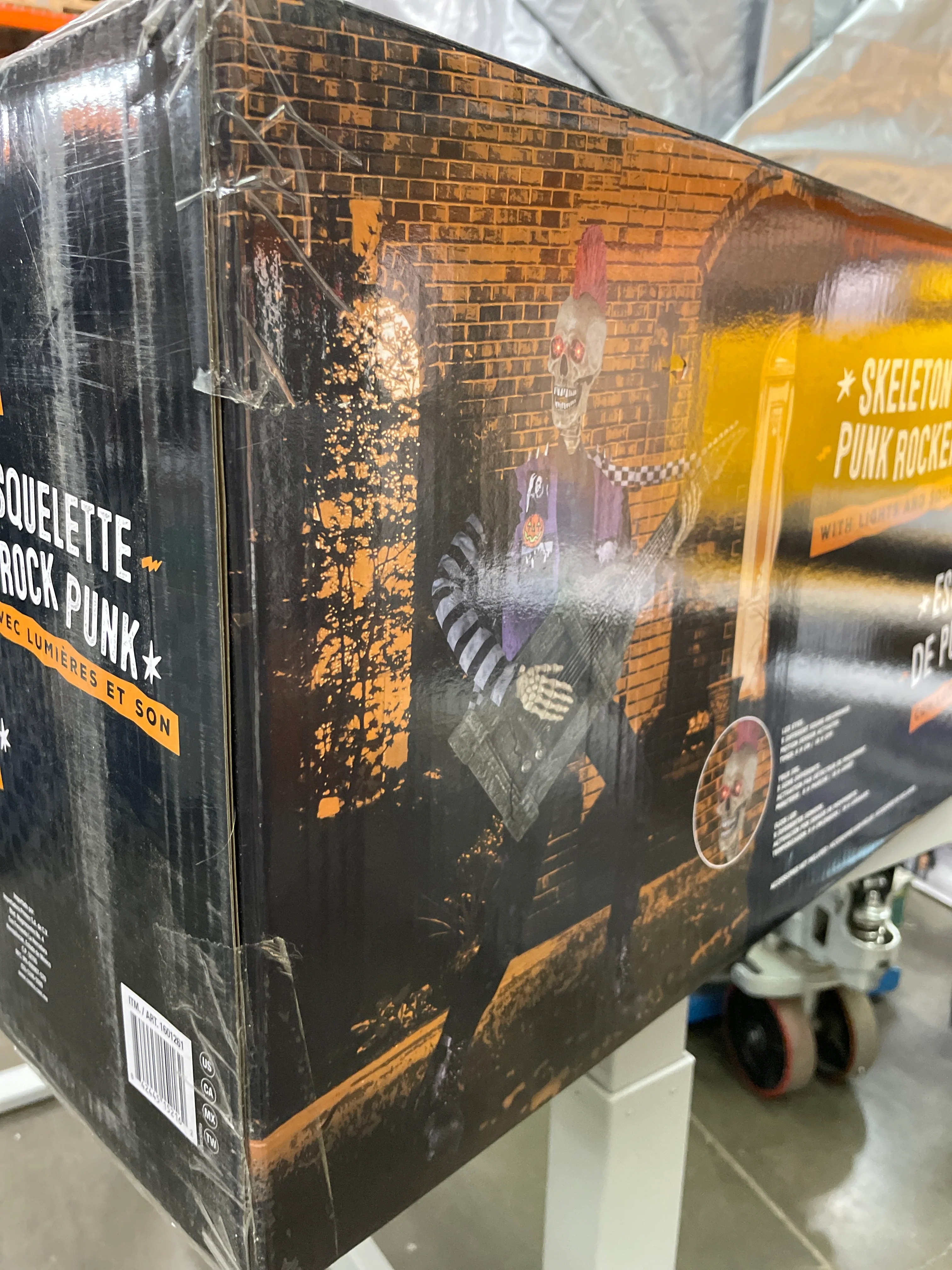 NEW - Costco - Halloween Skeleton Punk Rocker 1.83 m (6 ft.) - Retail $240 - Image 6