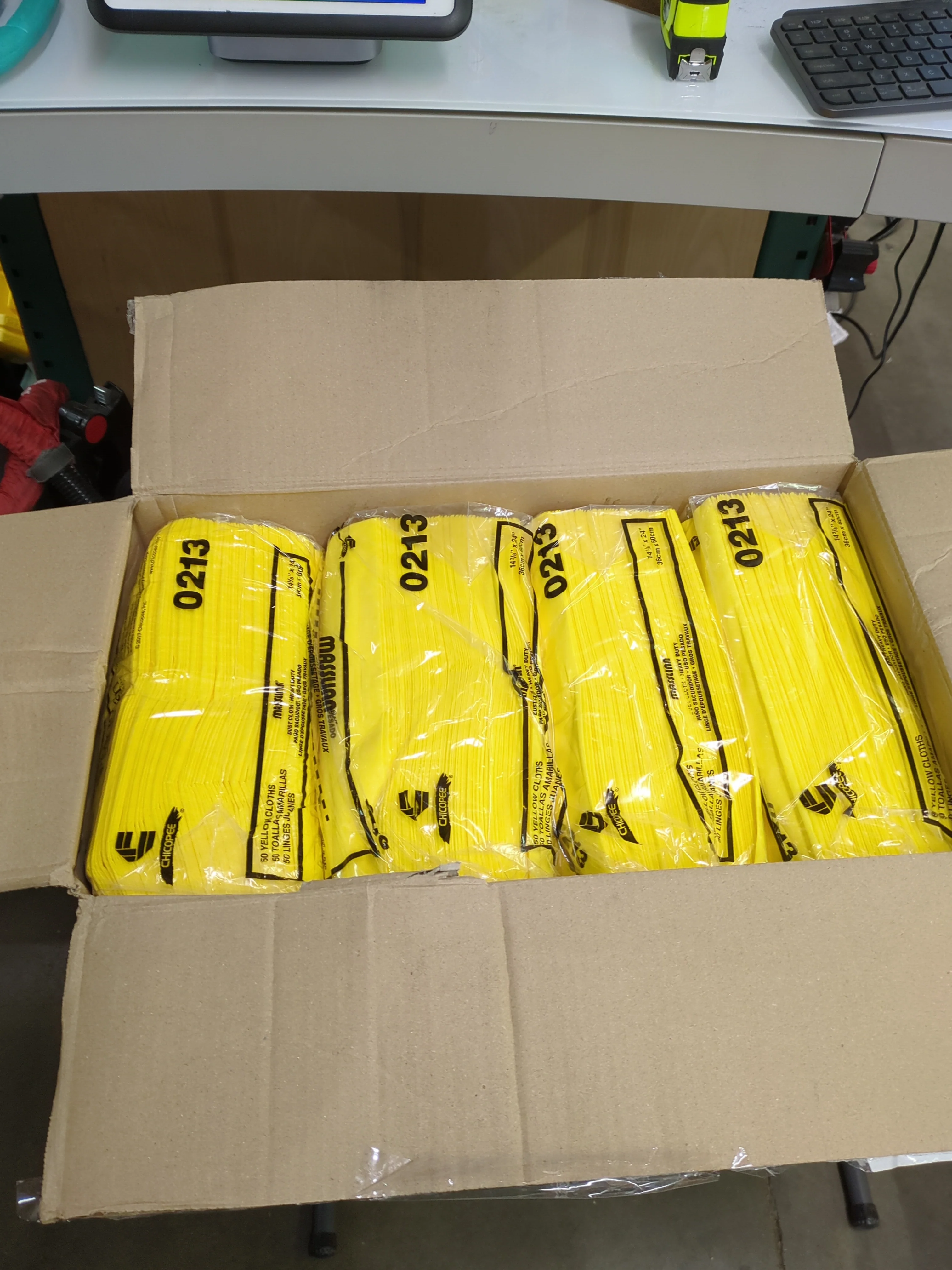 NEW - Chix Masslinn Dust Cloths, 24 x 16, Yellow, 400 Dust Cloths (CHI0213) - Retail $292 - Image 4