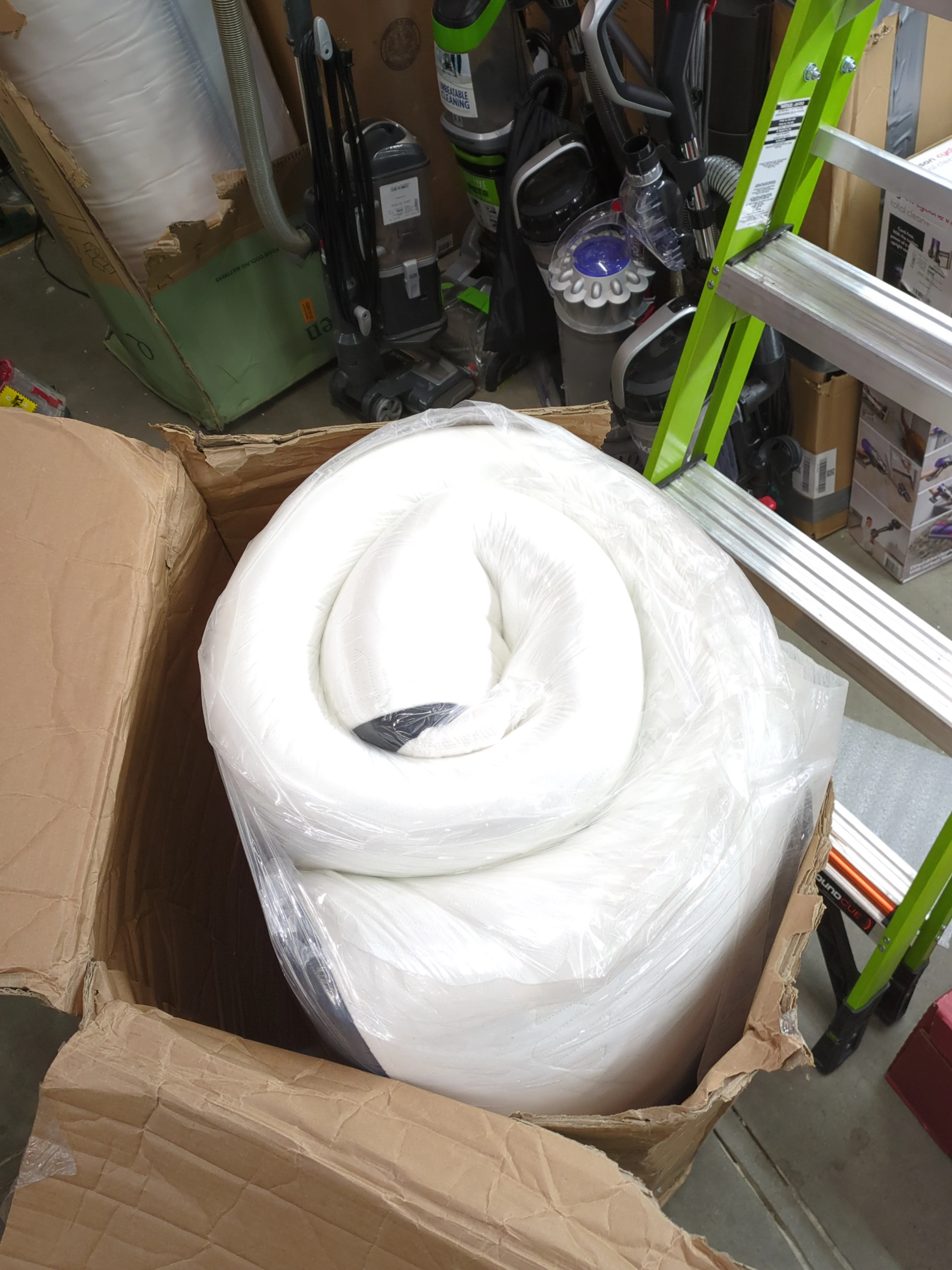NEW - Avenco Cal King Mattress, 12 Inch Hybrid Cal King Mattress in a Box for Pressure Relief & Sound Sleep, Individually Wrapped Pocket Coils Innerspring Mattress for Motion Isolation - Retail $338 - Image 8