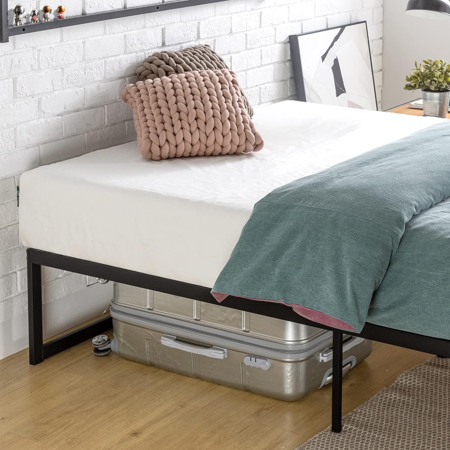 NEW - ZINUS QUEEN Abel Metal Platform Bed Frame / Mattress Foundation, Easy Assembly - Retail $105 - Image 7
