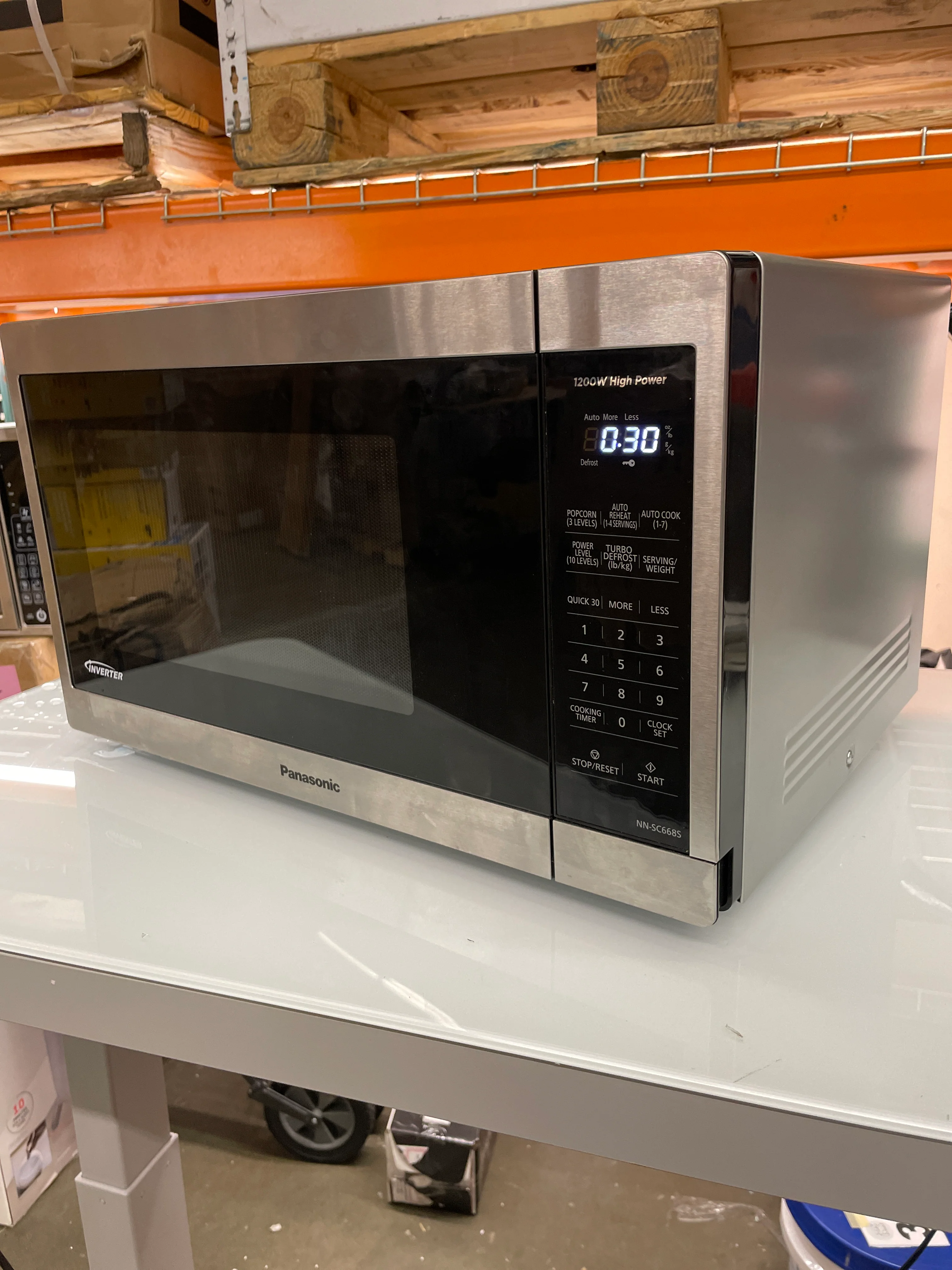 Like NEW - Panasonic 1.3CuFt Stainless Steel Countertop Microwave Oven NN-SC668S - Retail $149 - Image 6