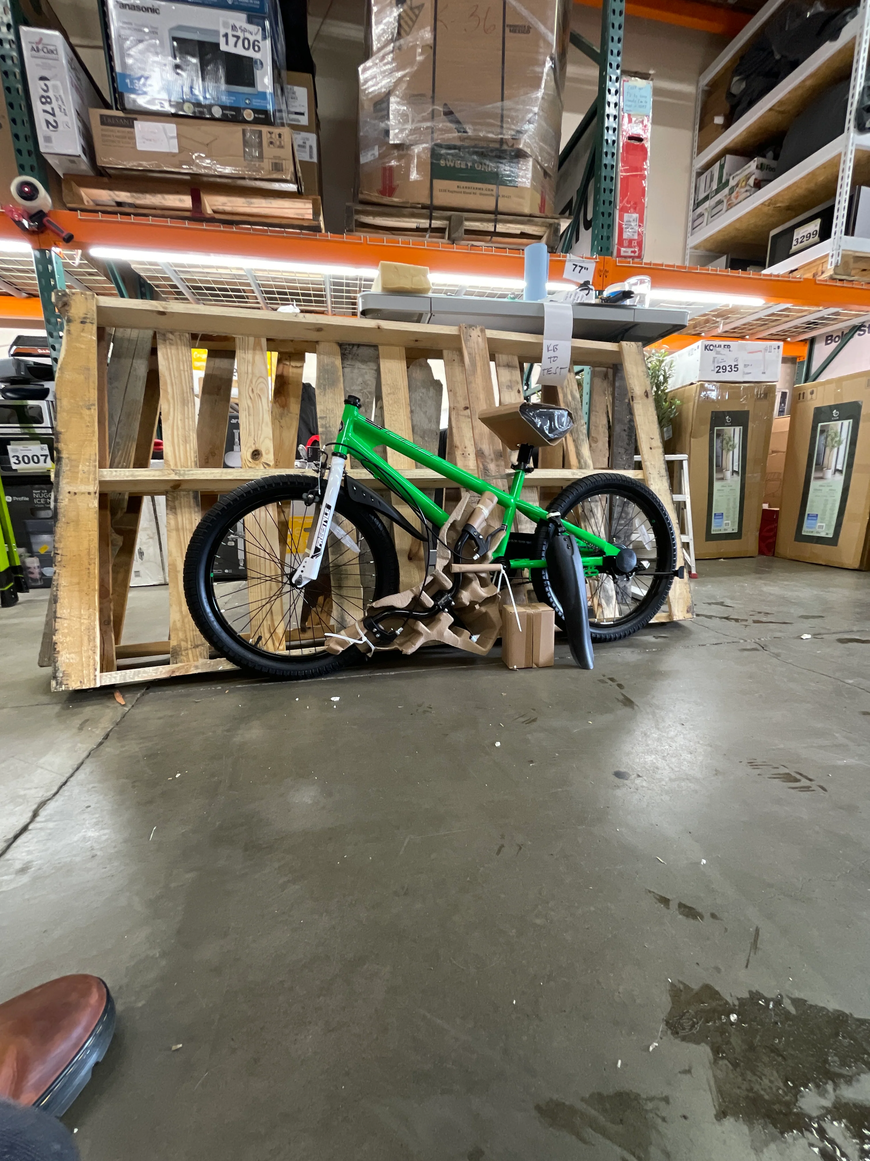 NEW - RoyalBaby Freestyle 20 Inch Kids Bike Bicycle with Kickstand, Water Bottle and Holder, and Reflectors for Boys and Girls Ages 8 and Up, Green - Retail $199 - Image 3