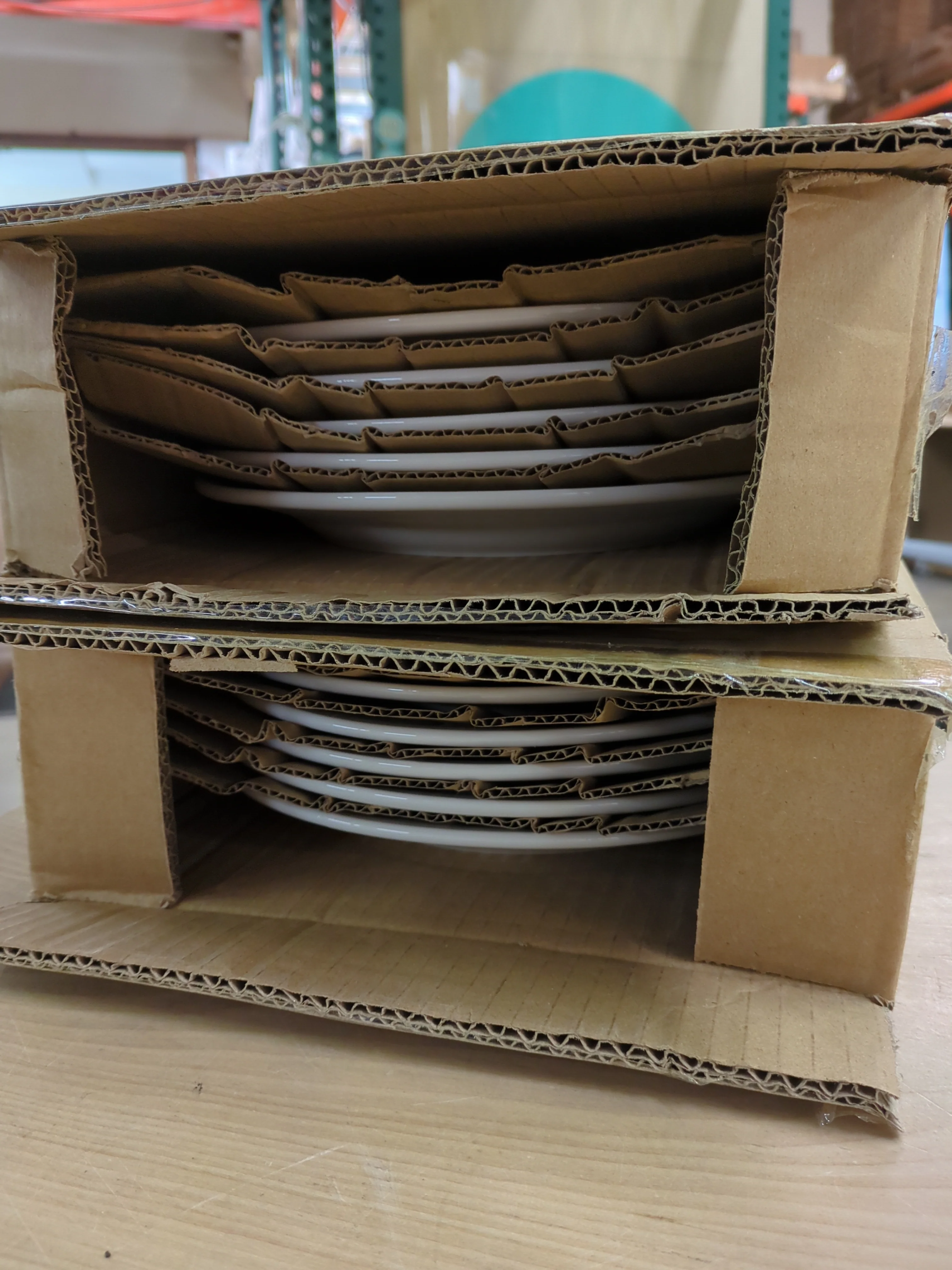 NEW - Towle Hospitality Set of 12 Porcelain Wide Rim Dinner Plates - Retail $58 - Image 3