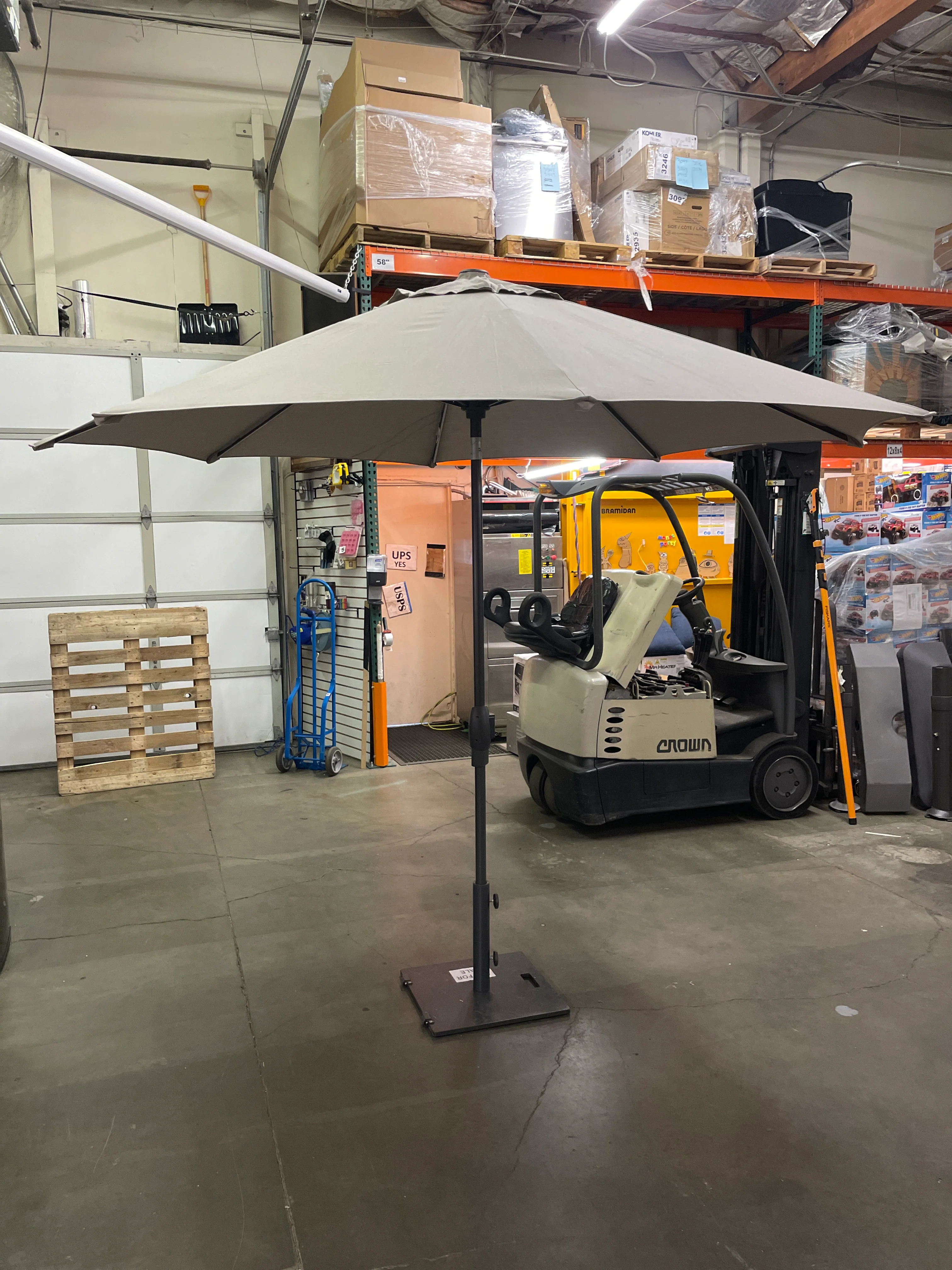 Like NEW - Sunvilla 10' GRAY Round Solar LED Market Umbrella - Retail $164 - Image 2