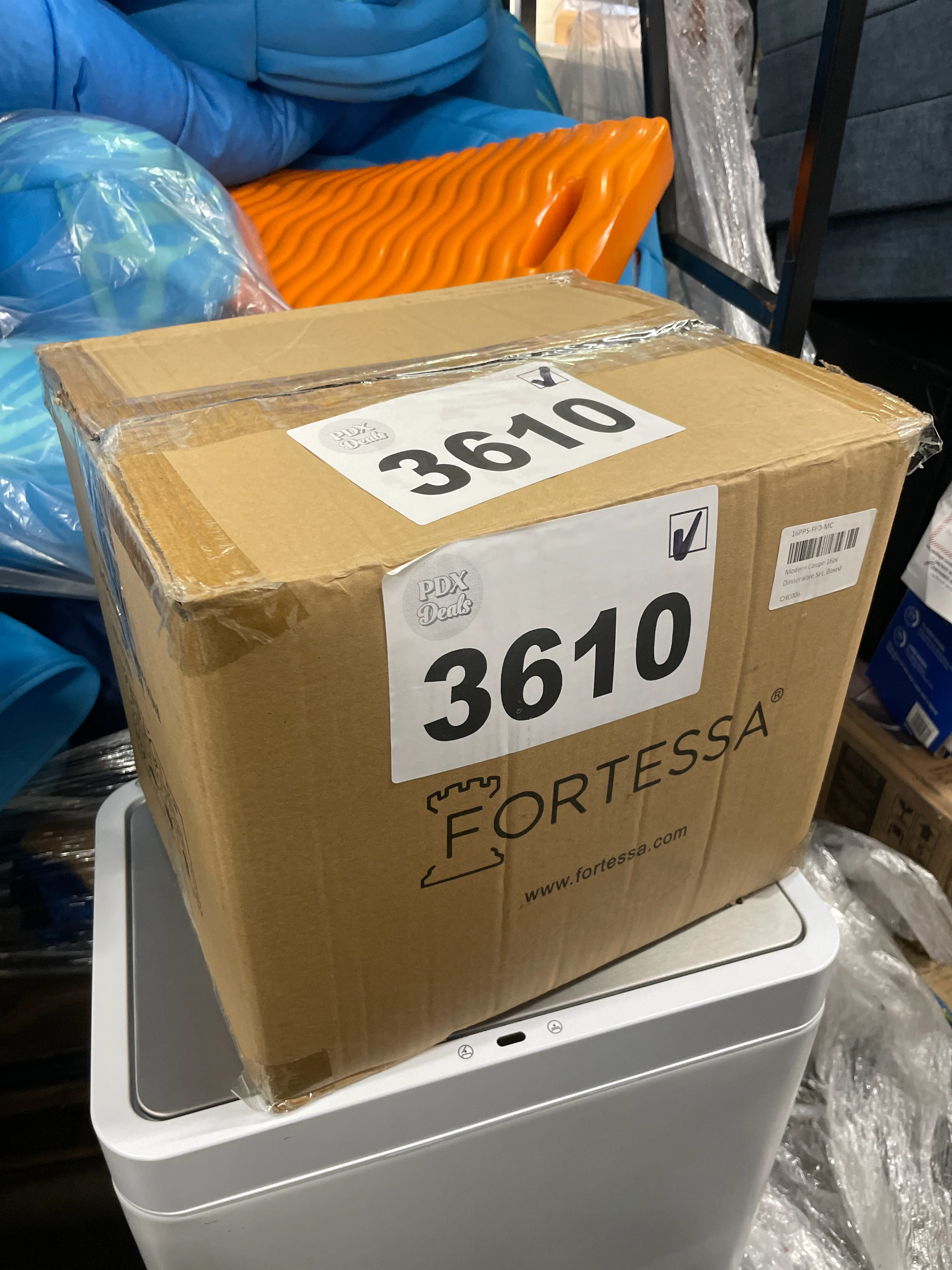 NEW - Fortessa Modern Coupe 16pc Dinnerware Set - Retail $149 - Image 4