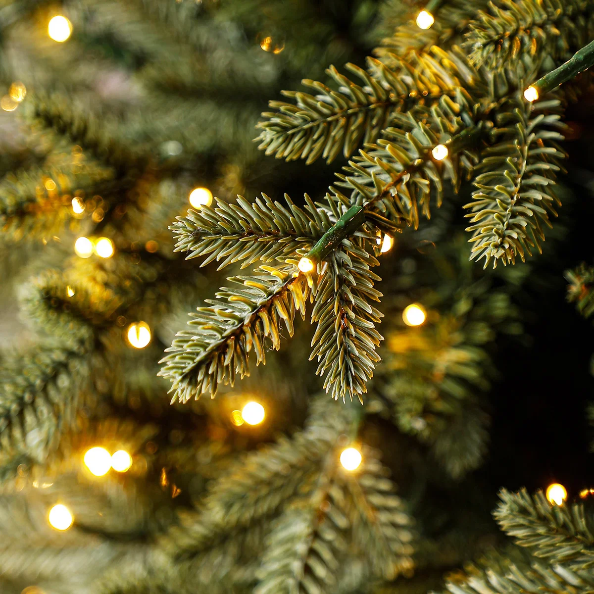 NEW - 7.5 ft Pre-Lit Aspen EZ Connect Artificial Christmas Tree, 1,850 Color-Changing Radiant Micro LED Lights - Retail $479 - Image 4