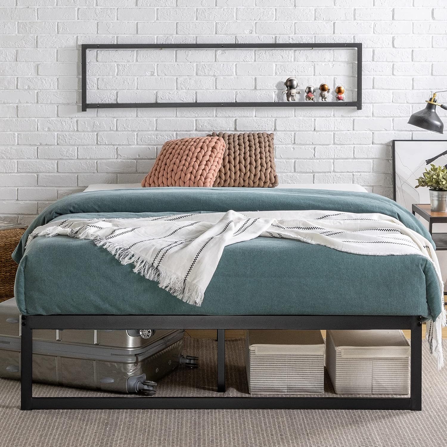 NEW - ZINUS KING Abel Metal Platform Bed Frame / Mattress Foundation with Steel Slat Support / No Box Spring Needed / Easy Assembly, King, Black