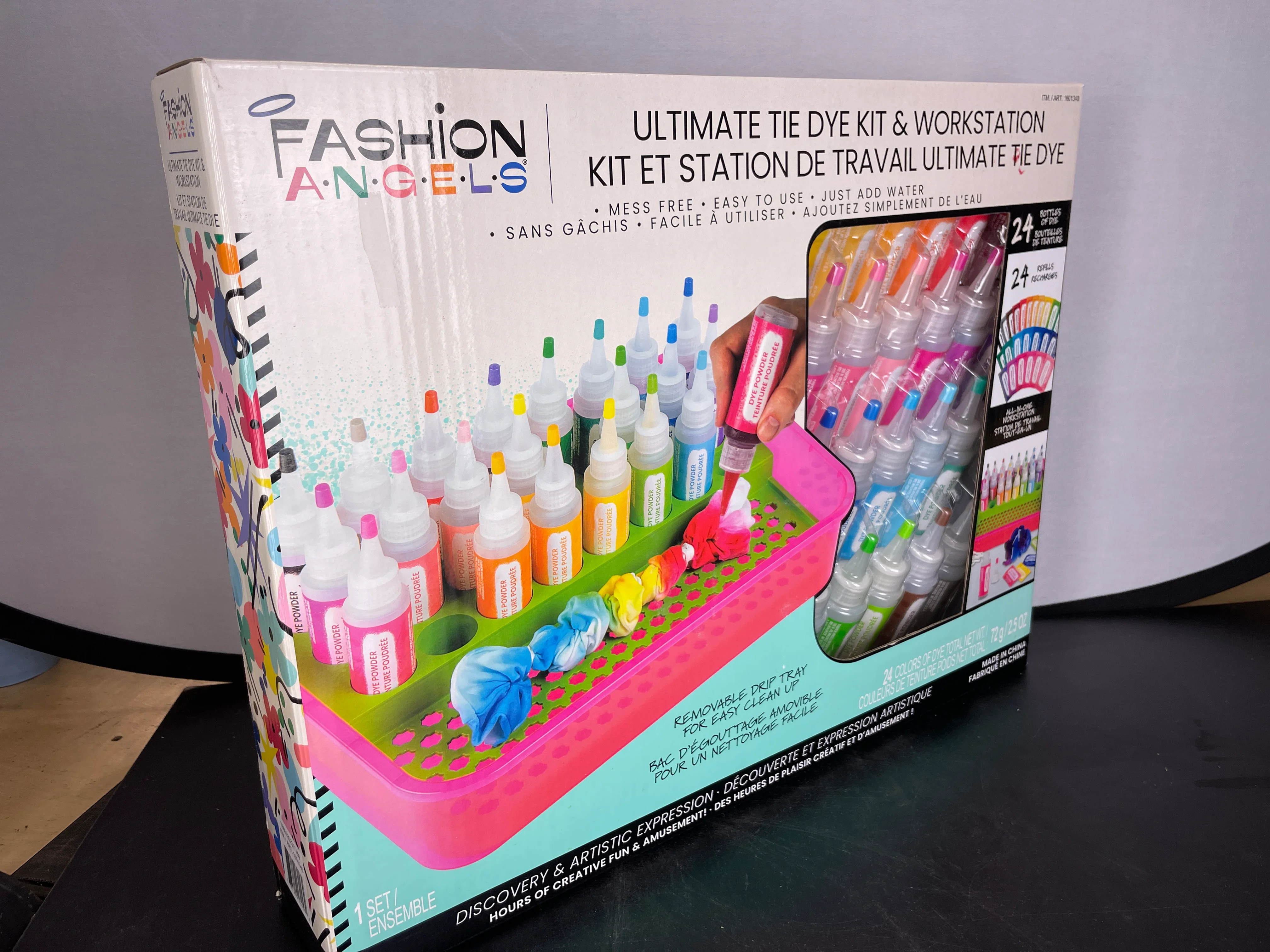 The Ultimate Tie Dye Kit & Workstation - Retail $34 - Image 2