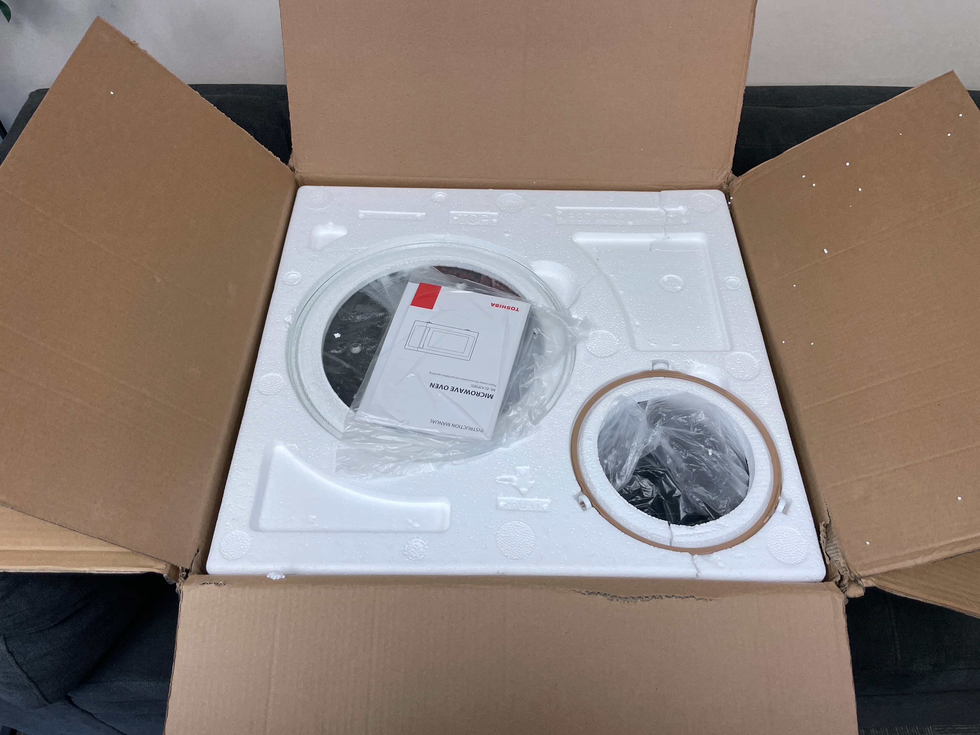 NEW - Toshiba 4-in-1 ML-EC42P(BS) Countertop Microwave Oven, Smart Sensor, Convection, Air Fryer Combo, Mute Function, Position Memory 13.6" Turntable, 1.5 Cu Ft, 1500W, Black - Image 7