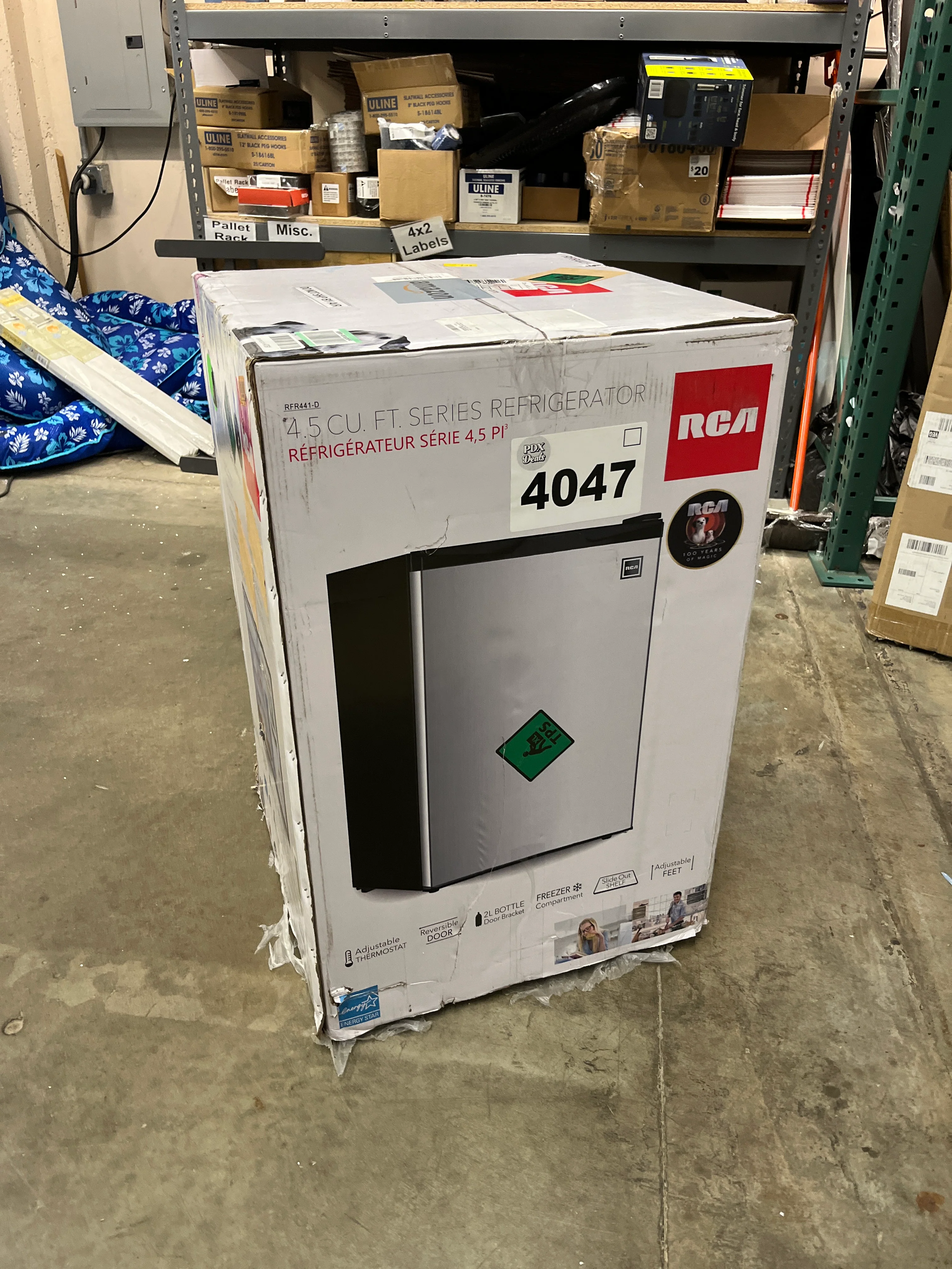 NEW w/ tiny dmg - RCA 465 RFR441/RFR465 RFR441 Compact Fridge, 4.5 Cubic Feet, Stainless Steel - Retail $332 - Image 9