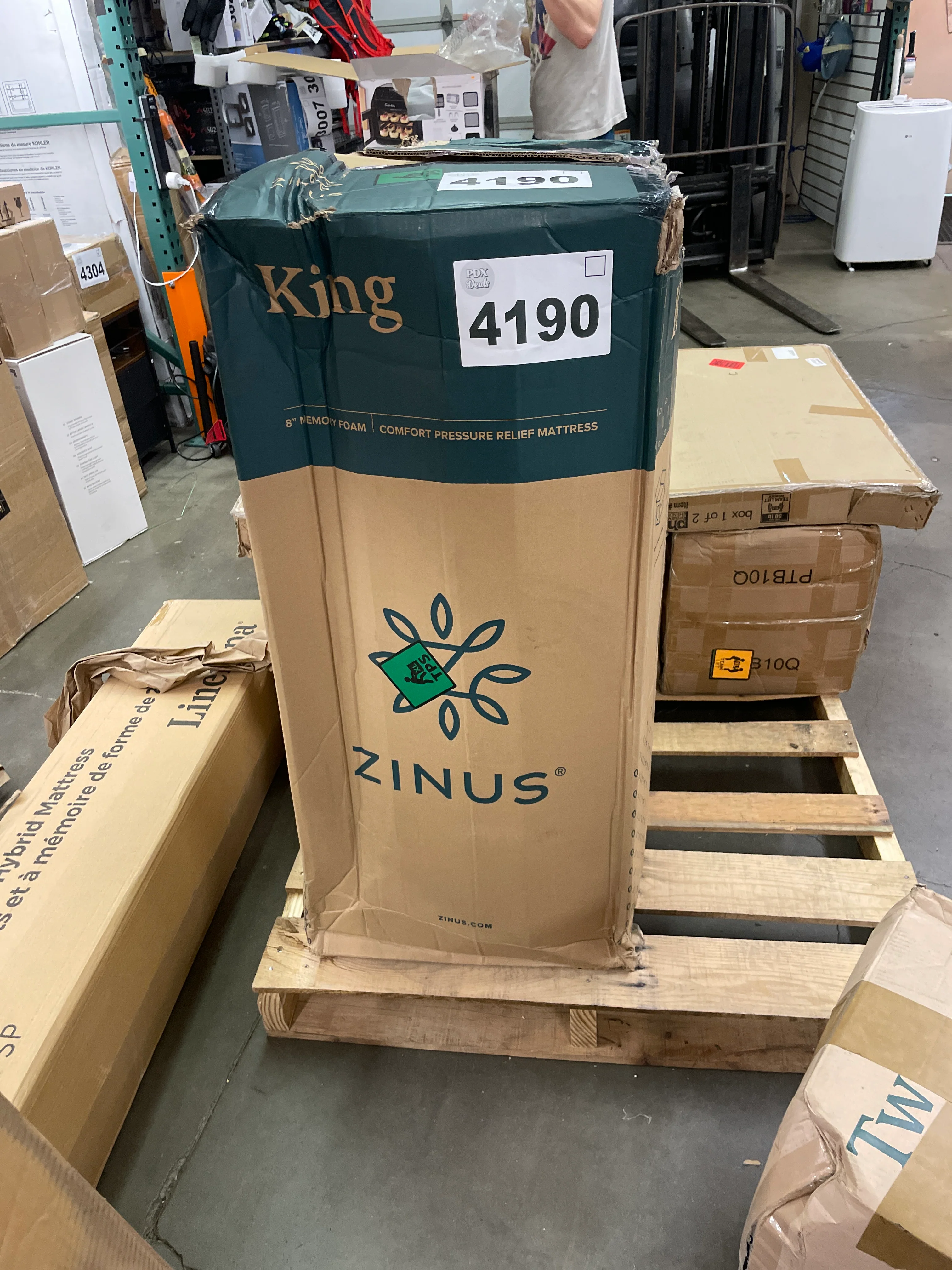 NEW - Zinus KING 8 Inch Ultima Memory Foam Mattress / Pressure Relieving / CertiPUR-US Certified - Retail $316 - Image 6