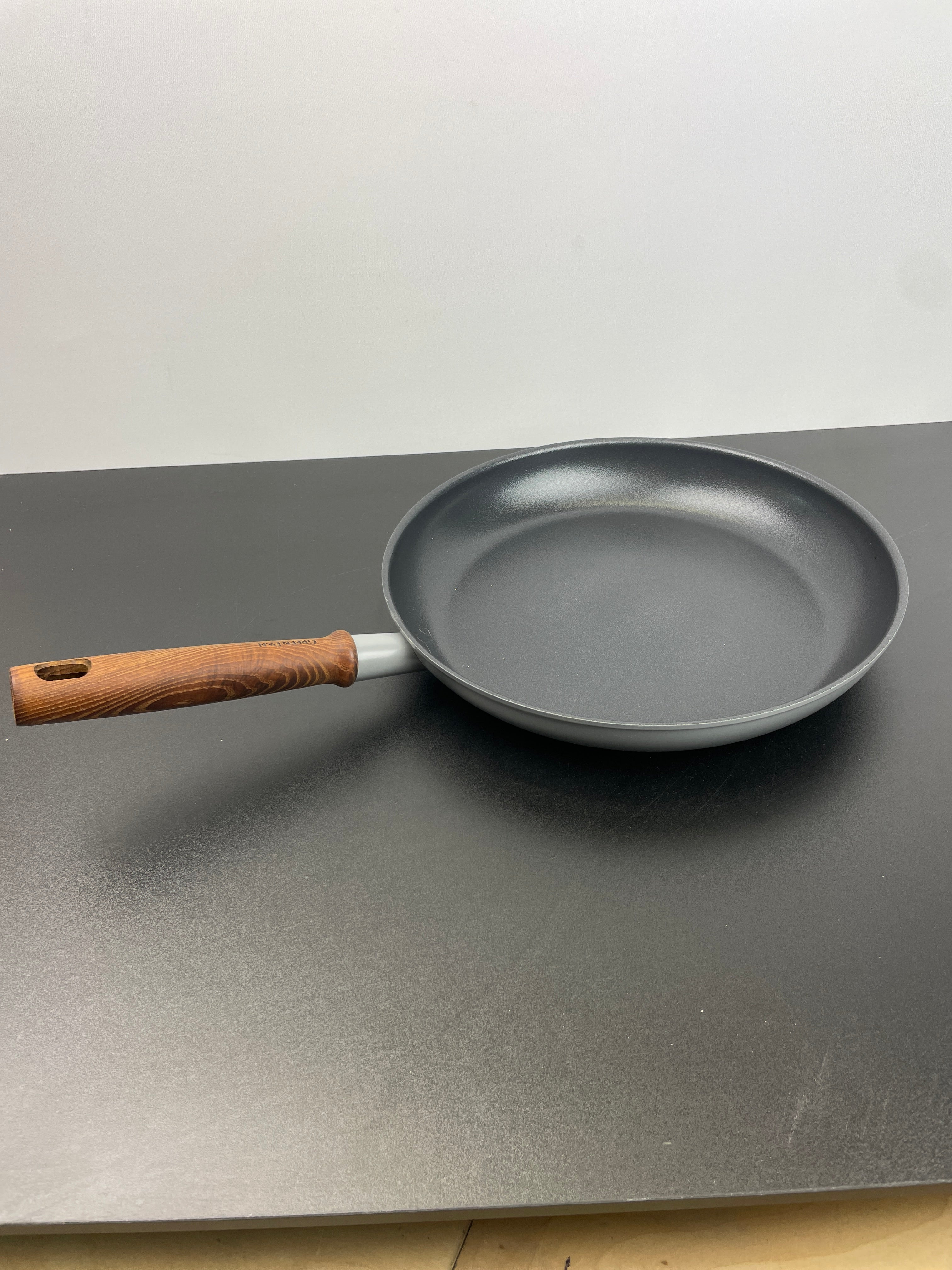 NEW - GreenPan Mayflower Pro Hard Anodized Healthy Ceramic Nonstick, 12in Frying Pan Skillet, Vintage Wood Handle, PFAS-Free, Induction, Charcoal Gray - Retail $55 - Image 4