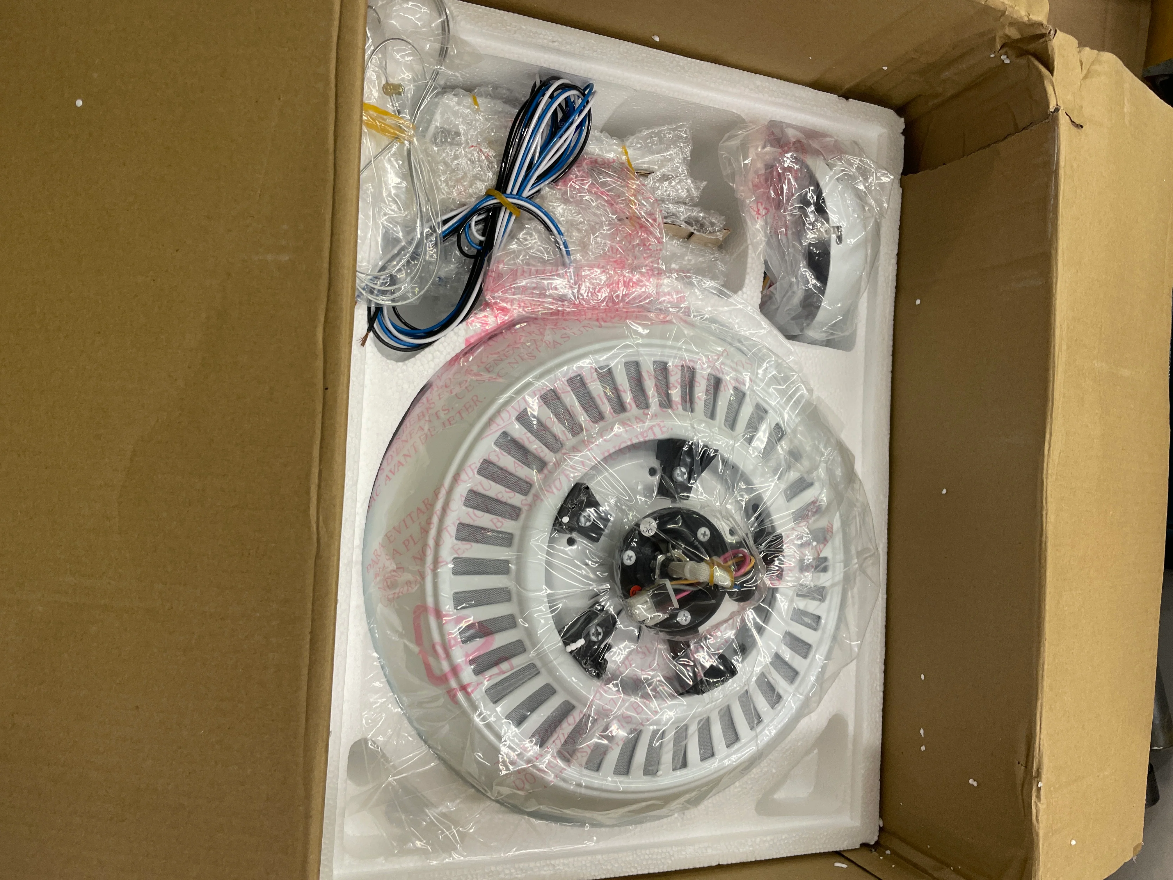 NEW - Kichler White 300117WH 52-Inch Canfield Fan - Retail $214 - Image 4