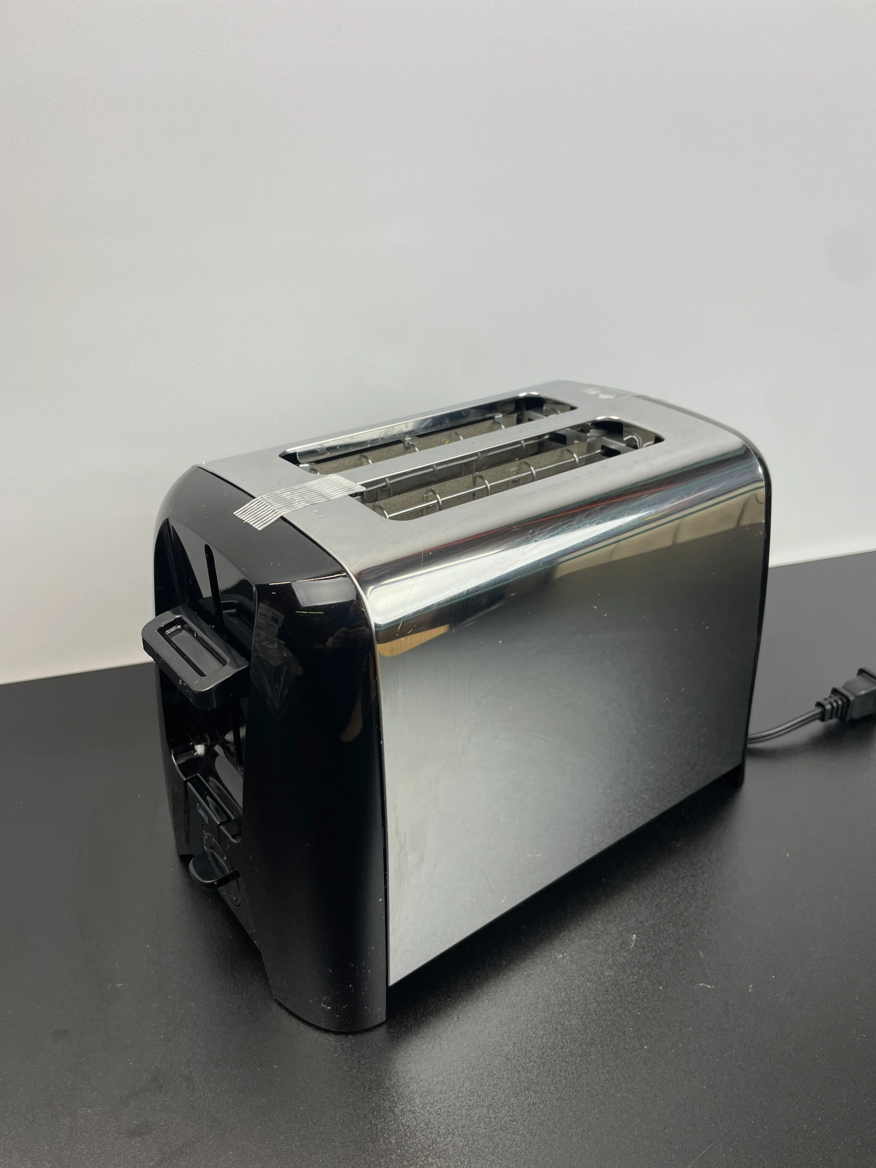 NEW - Hamilton Beach 2 Slice Toaster with Extra Wide Slots, Shade Selector, Auto-Shutoff, Cancel Button and Toast Boost, Black - Retail $25 - Image 2