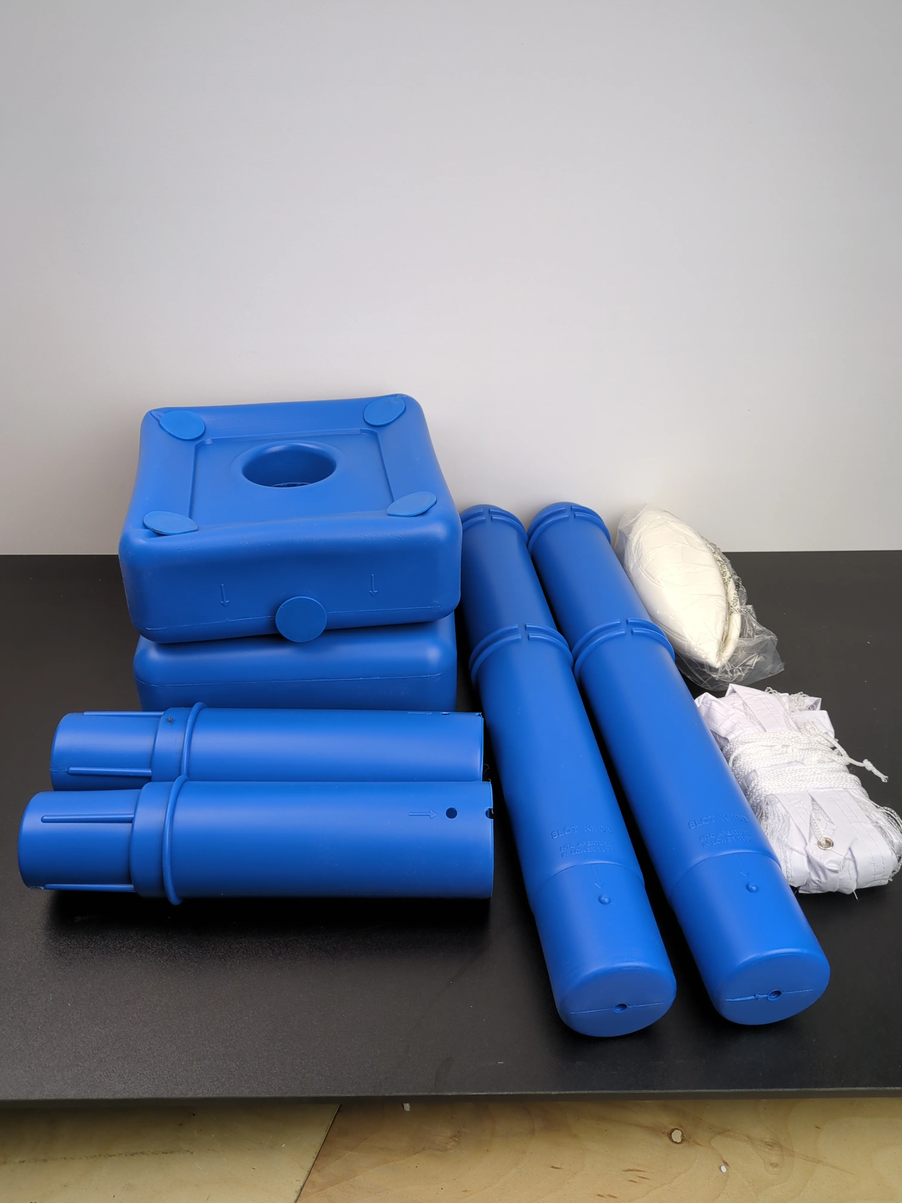 NEW - Swimline Molded Cross-Pole Volly, One Size - Retail $49 - Image 6
