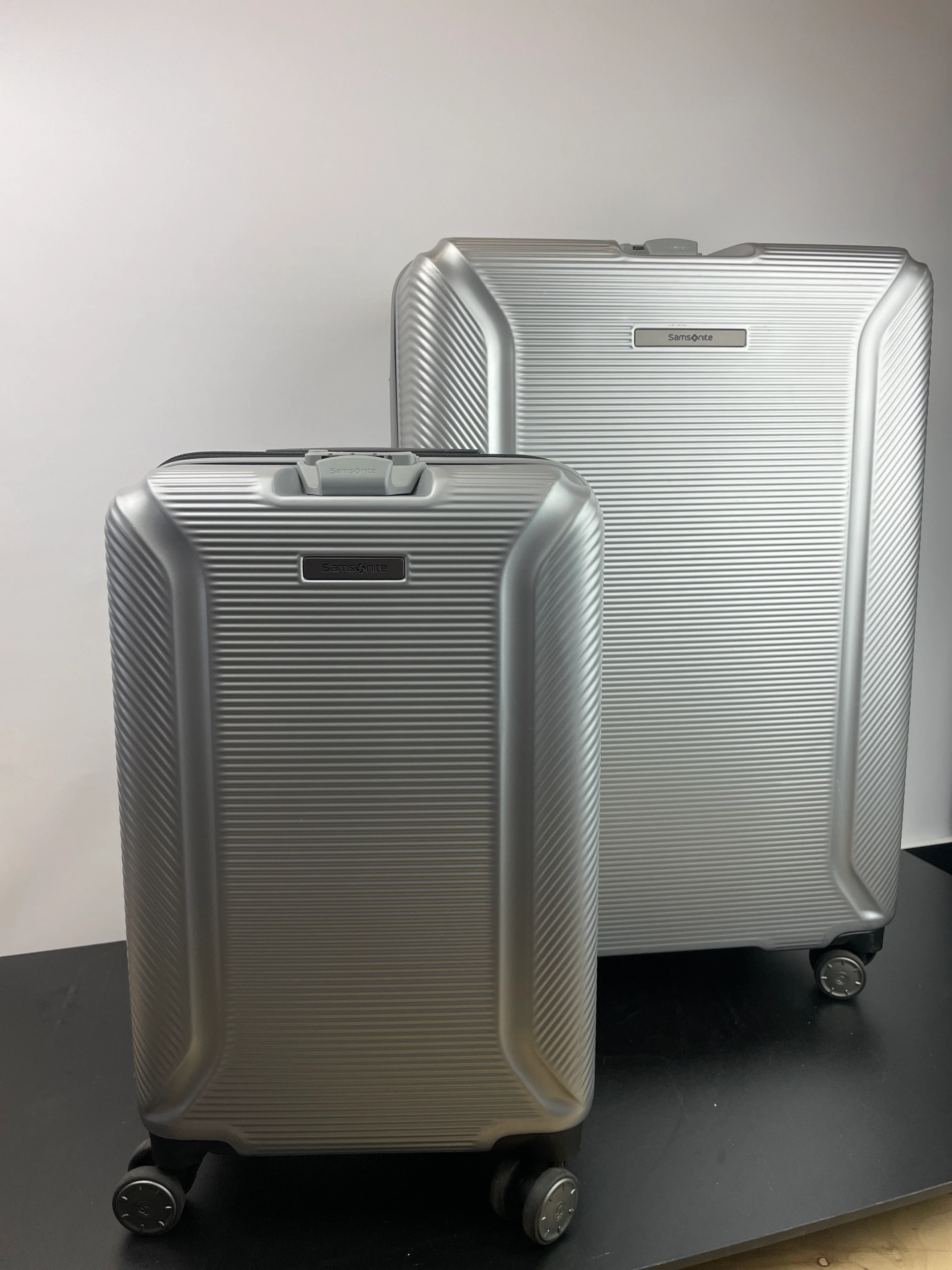 Samsonite Element XLT Luggage 2 Piece Set Silver - Retail $199 - Image 3