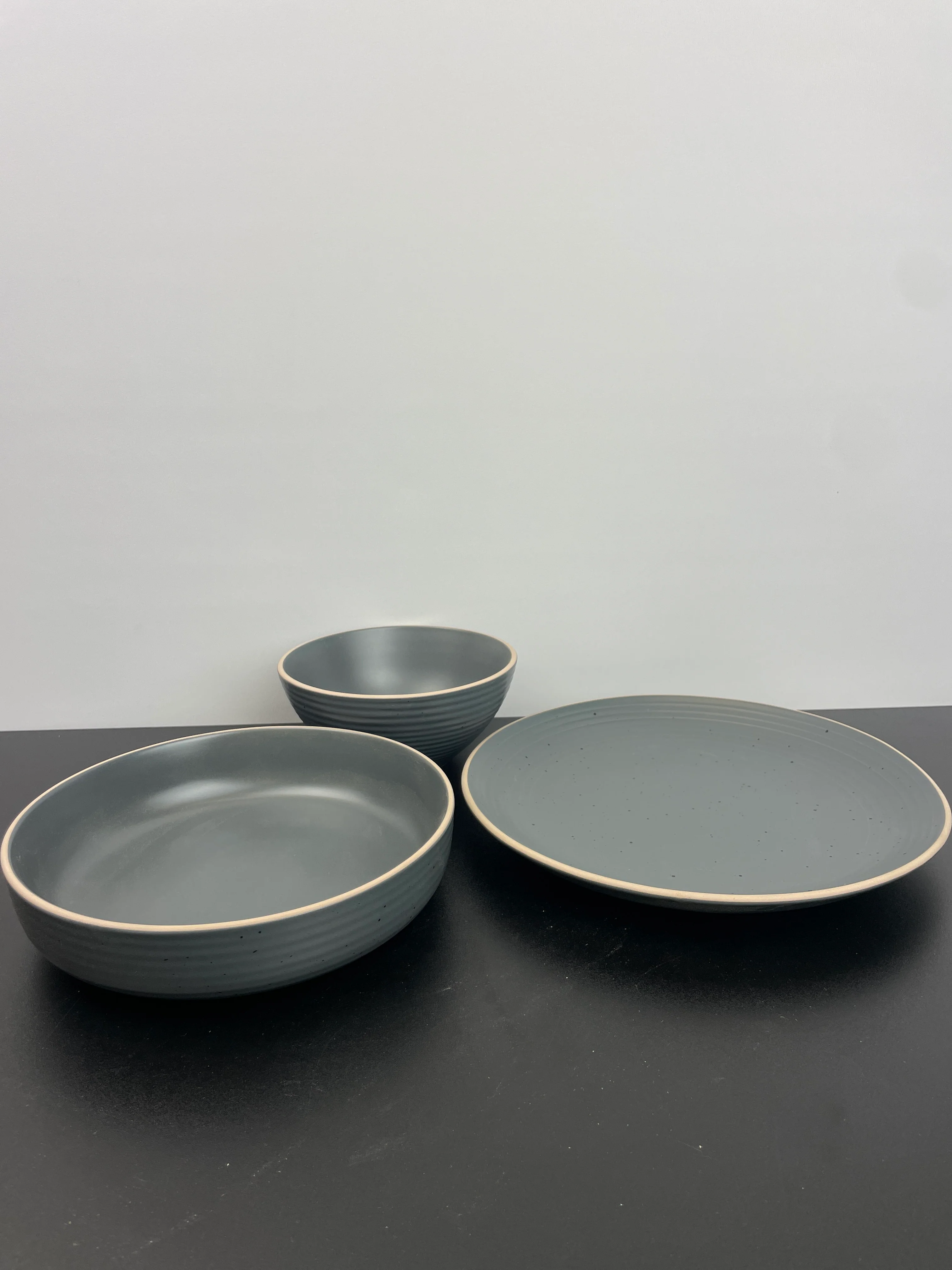 Stone + Lain Lauren 12-piece Stoneware Dinnerware Set - Retail $59 - Image 5