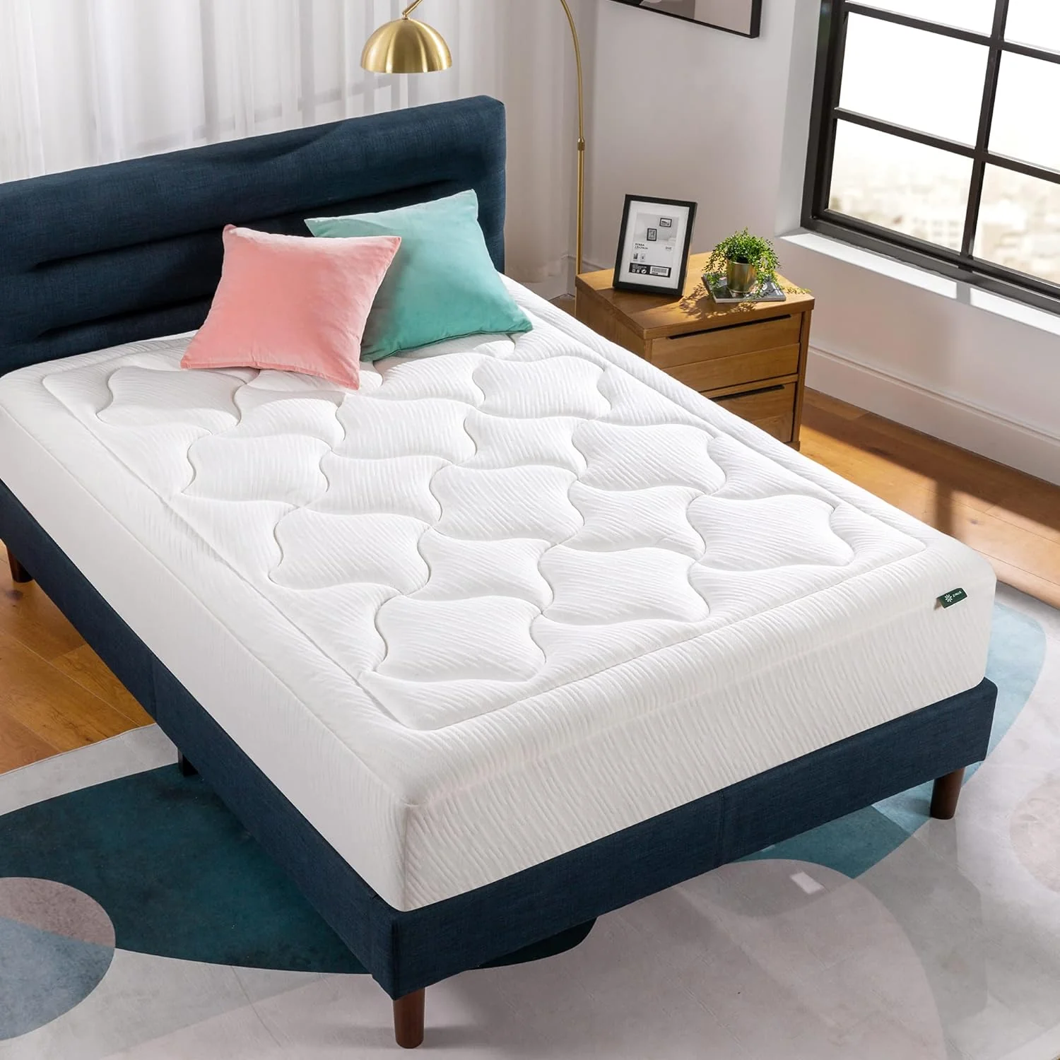 NEW - ZINUS 12 Inch QUEEN Cloud Memory Foam Mattress, Fiberglass Free, Pressure Relieving, Bed-in-a-Box, CertiPUR-US Certified, Queen, White - Retail $399