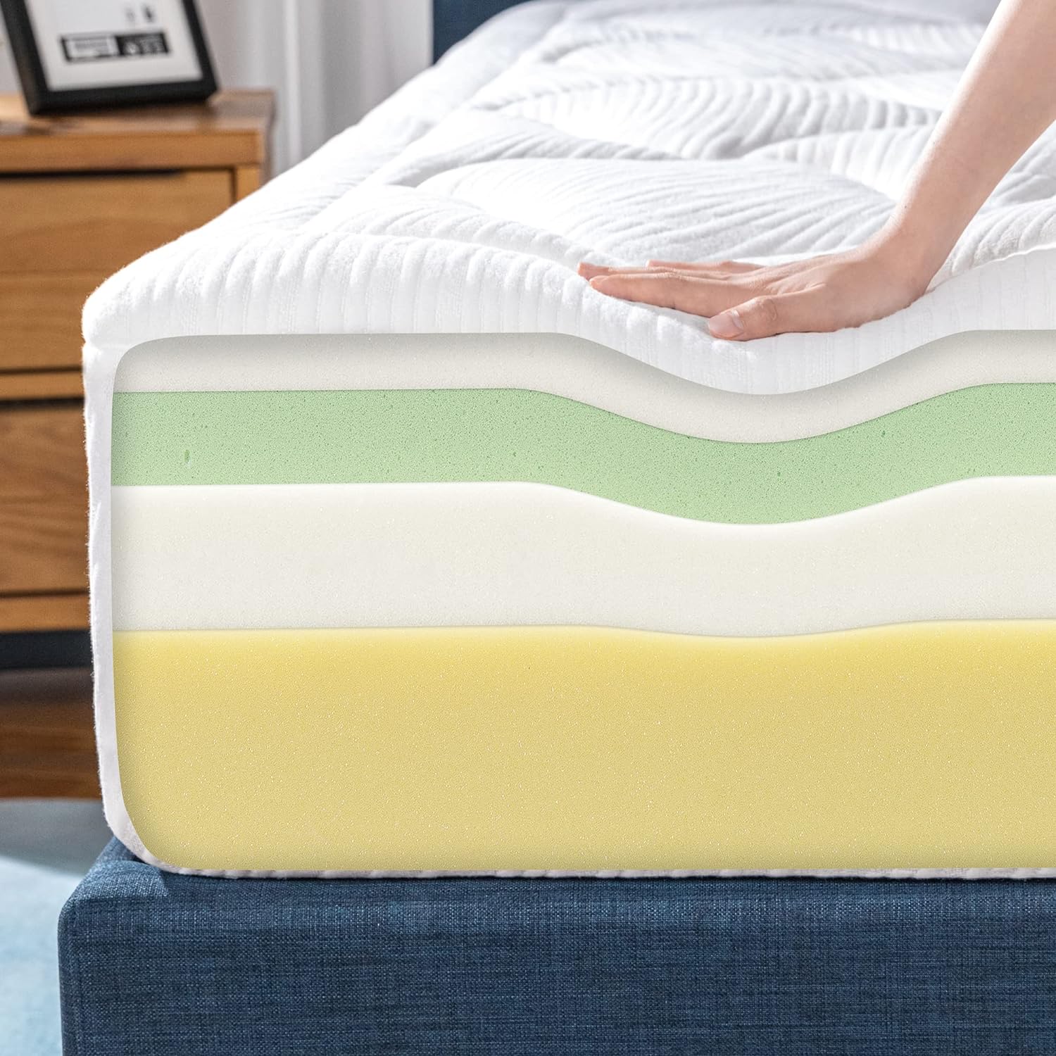 NEW - ZINUS 12 Inch QUEEN Cloud Memory Foam Mattress, Fiberglass Free, Pressure Relieving, Bed-in-a-Box, CertiPUR-US Certified, Queen, White - Retail $399 - Image 3