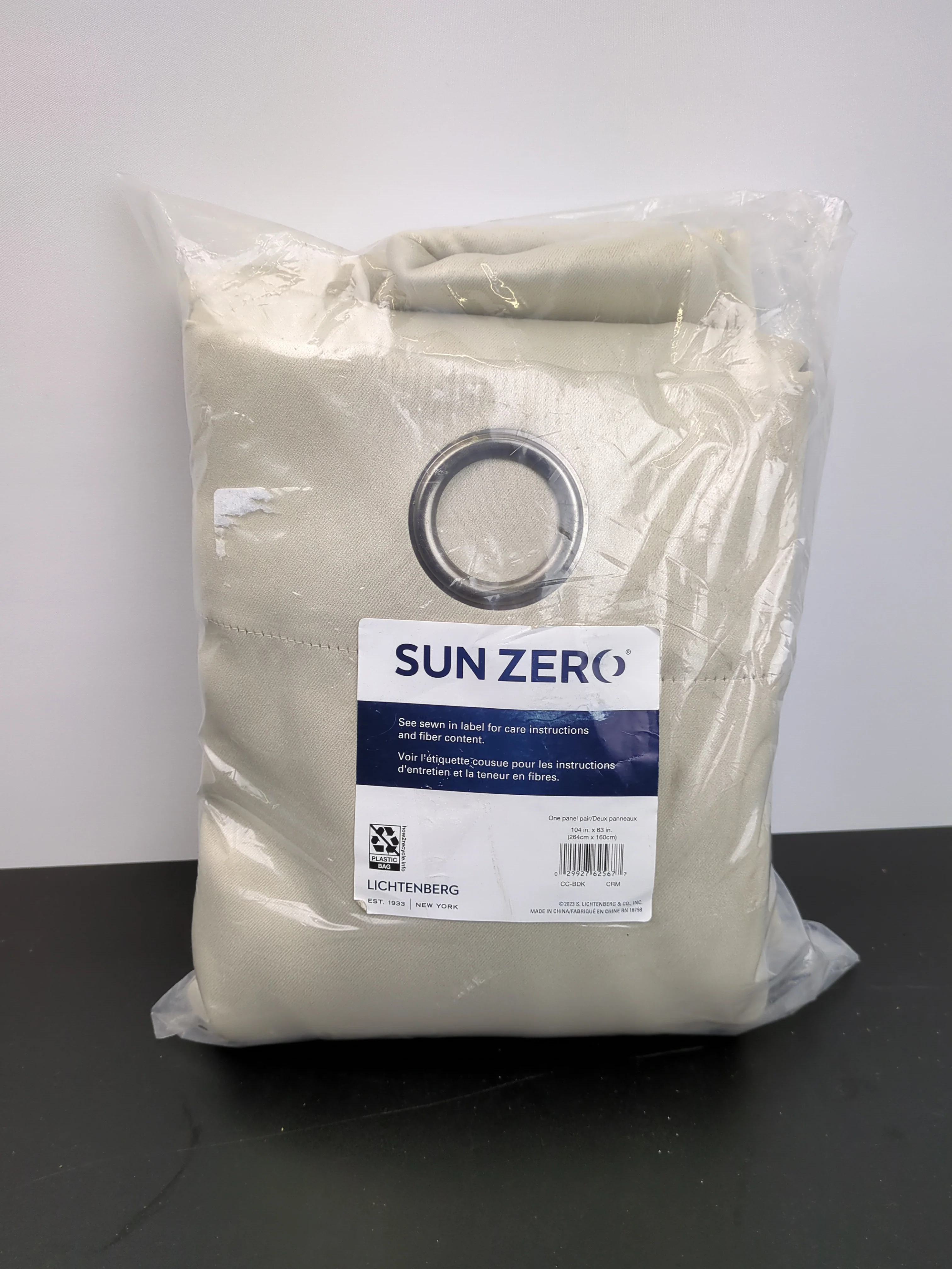 Sun Zero 104 in x 63 in Broderick Theater Grade Blackout Curtains, 2-pack - Retail $38 - Image 3