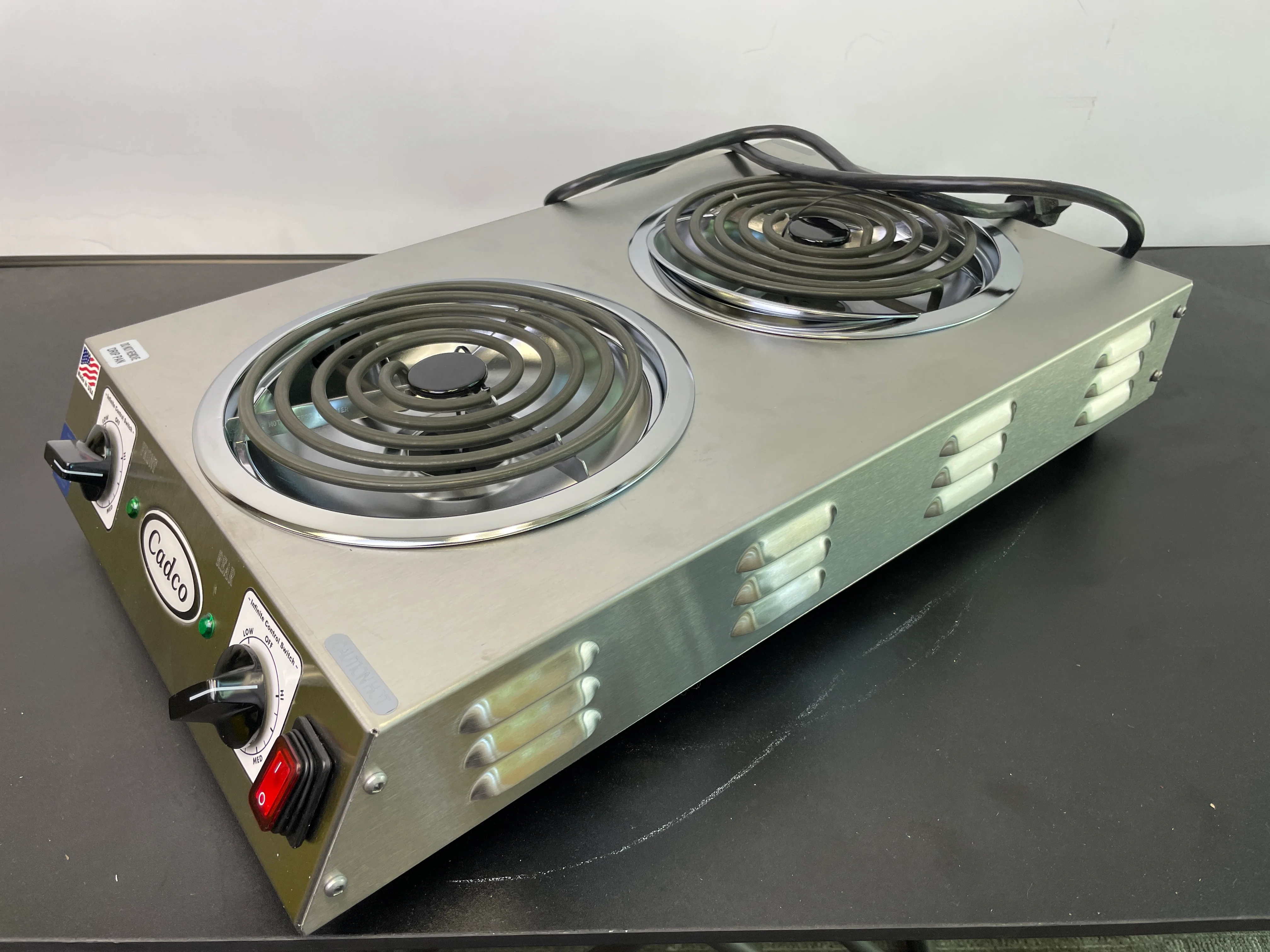 NEW - Cadco CDR-2TFB Space Saver Double 220-Volt Hot Plate, Stainless Steel - Retail $254 - Image 2