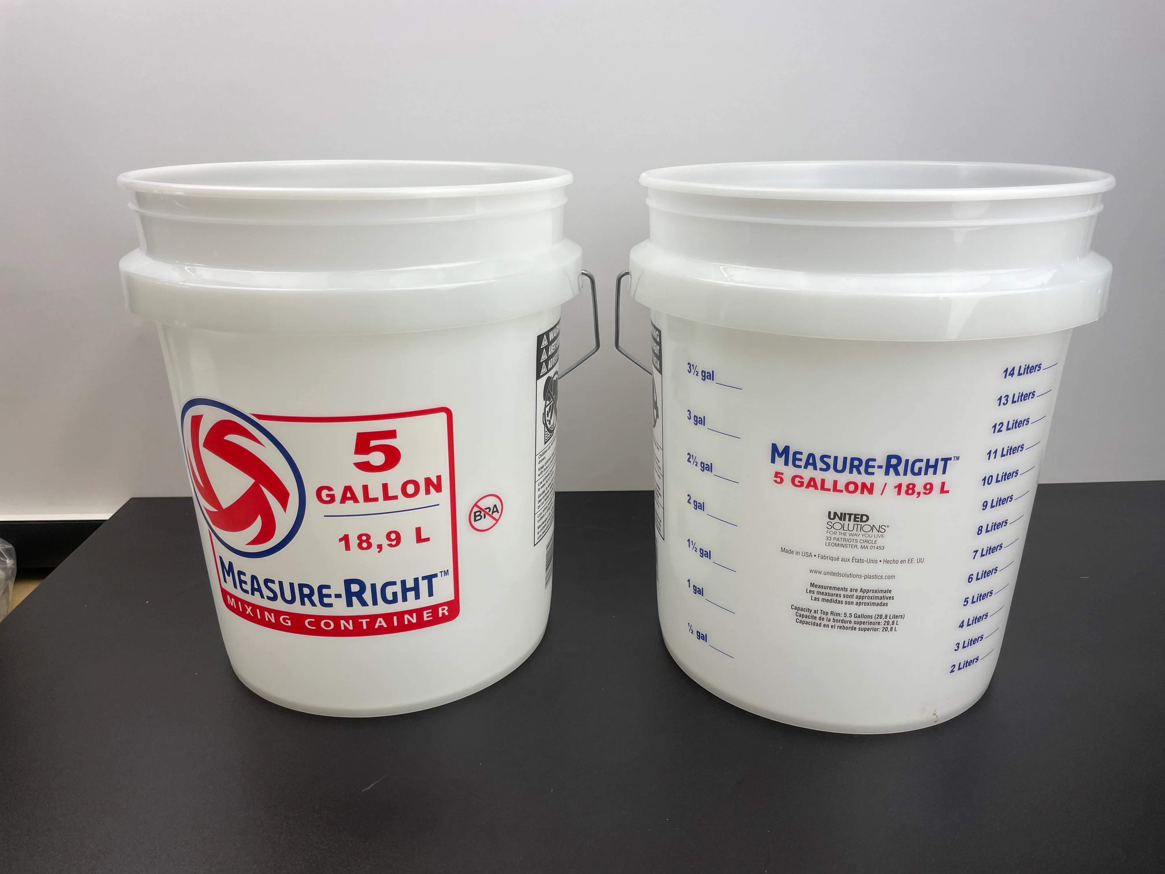 NEW - United Solutions 5 Gallon Measure Right Bucket with Graduated Marking in Gallon and Liters, 2 Pack - Retail $19 - Image 4
