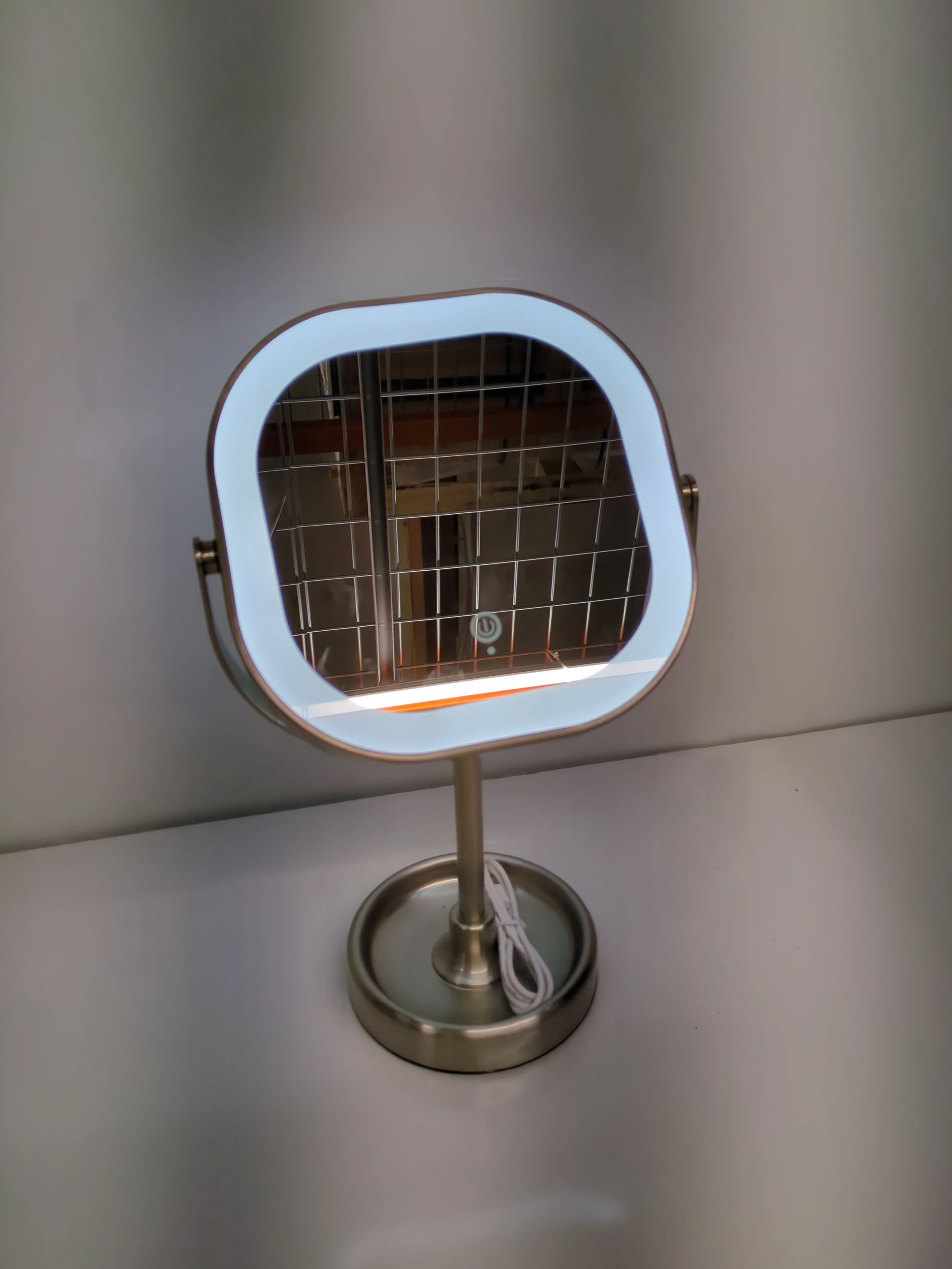 Conair Rechargeable Vanity Mirror (Nickel) - Image 3