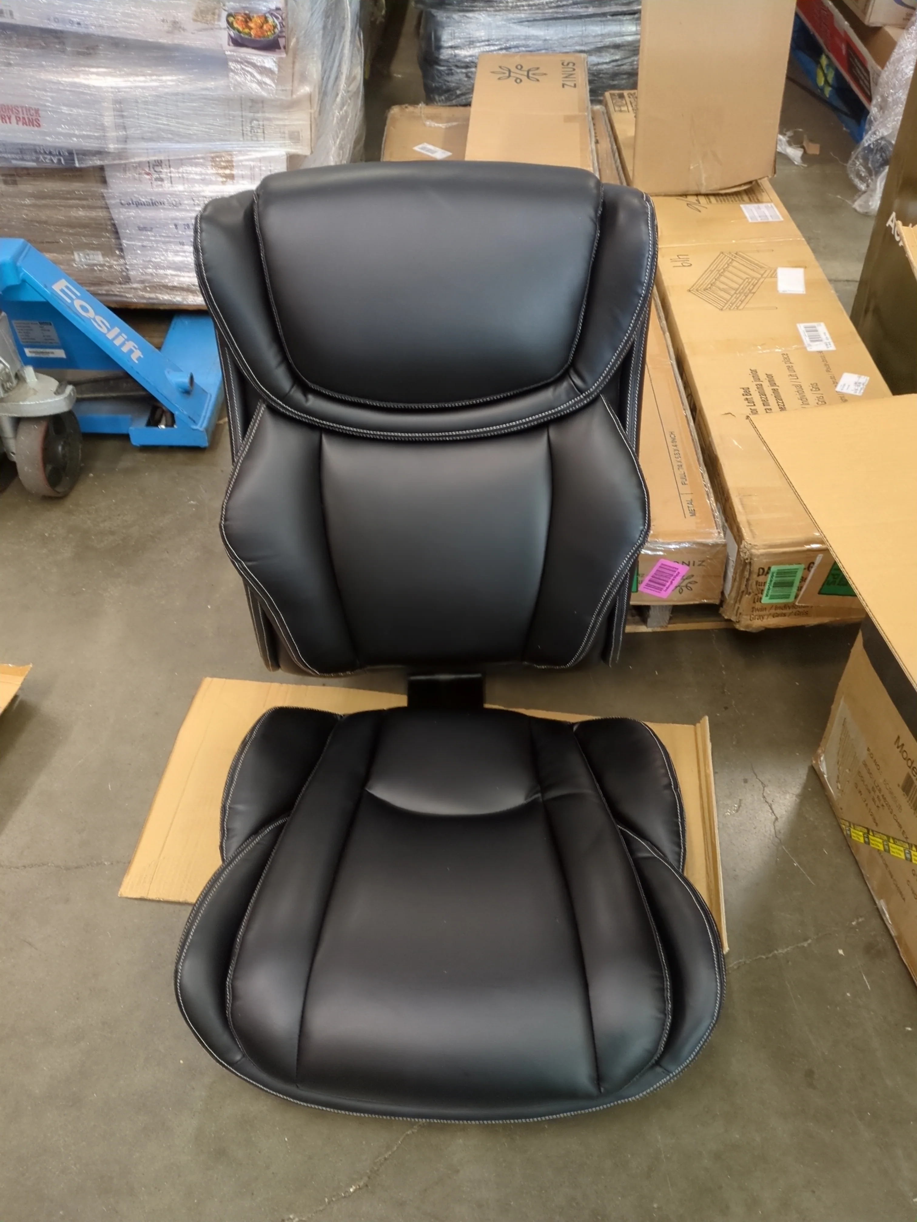 La-Z-Boy Harnett Ergonomic Faux Leather Swivel Executive Chair, Black (46253A) - Retail $379 - Image 5