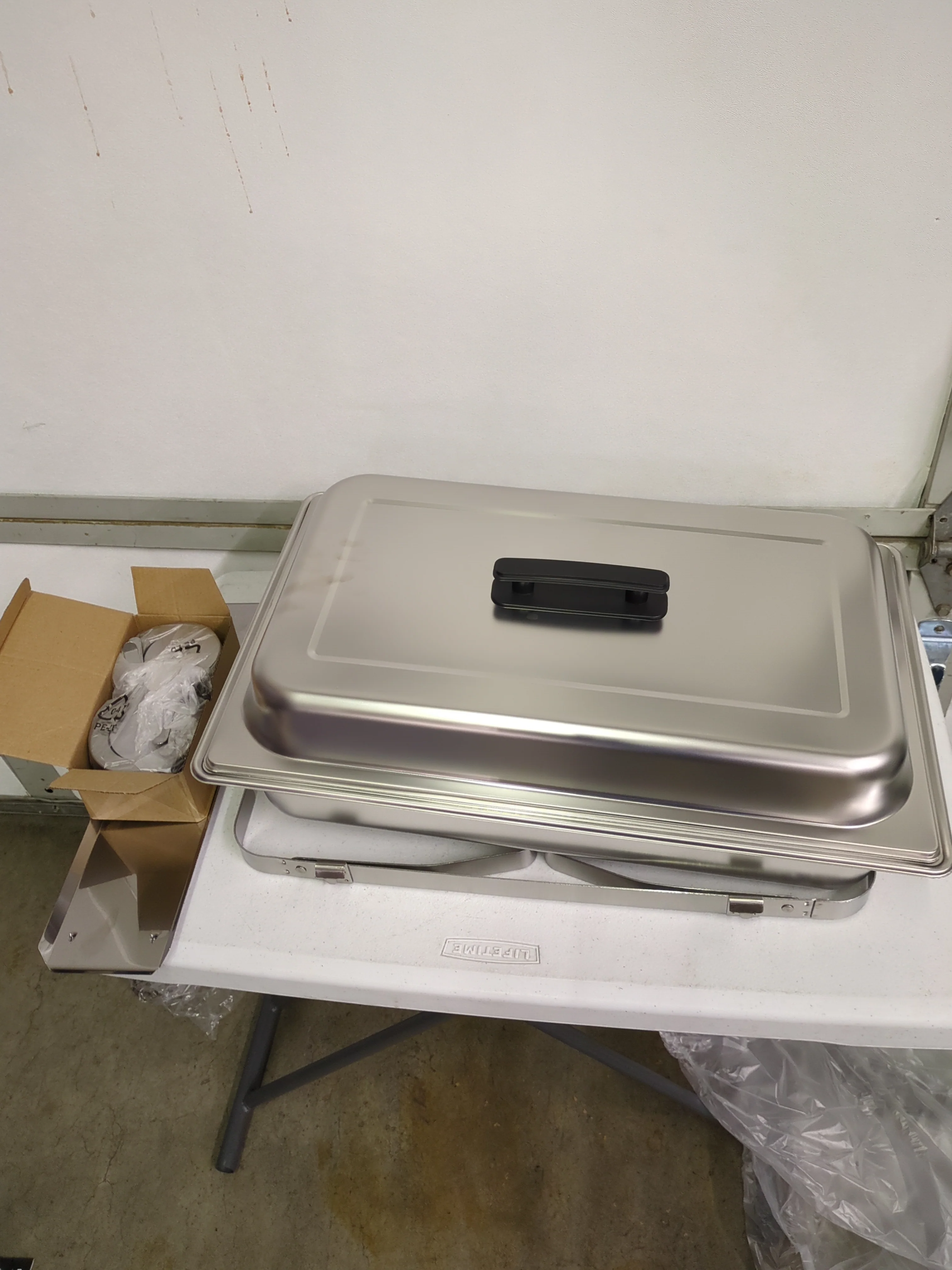 Winco 8 Quart Chafer with Folding Frame, Stainless Steel - Image 5