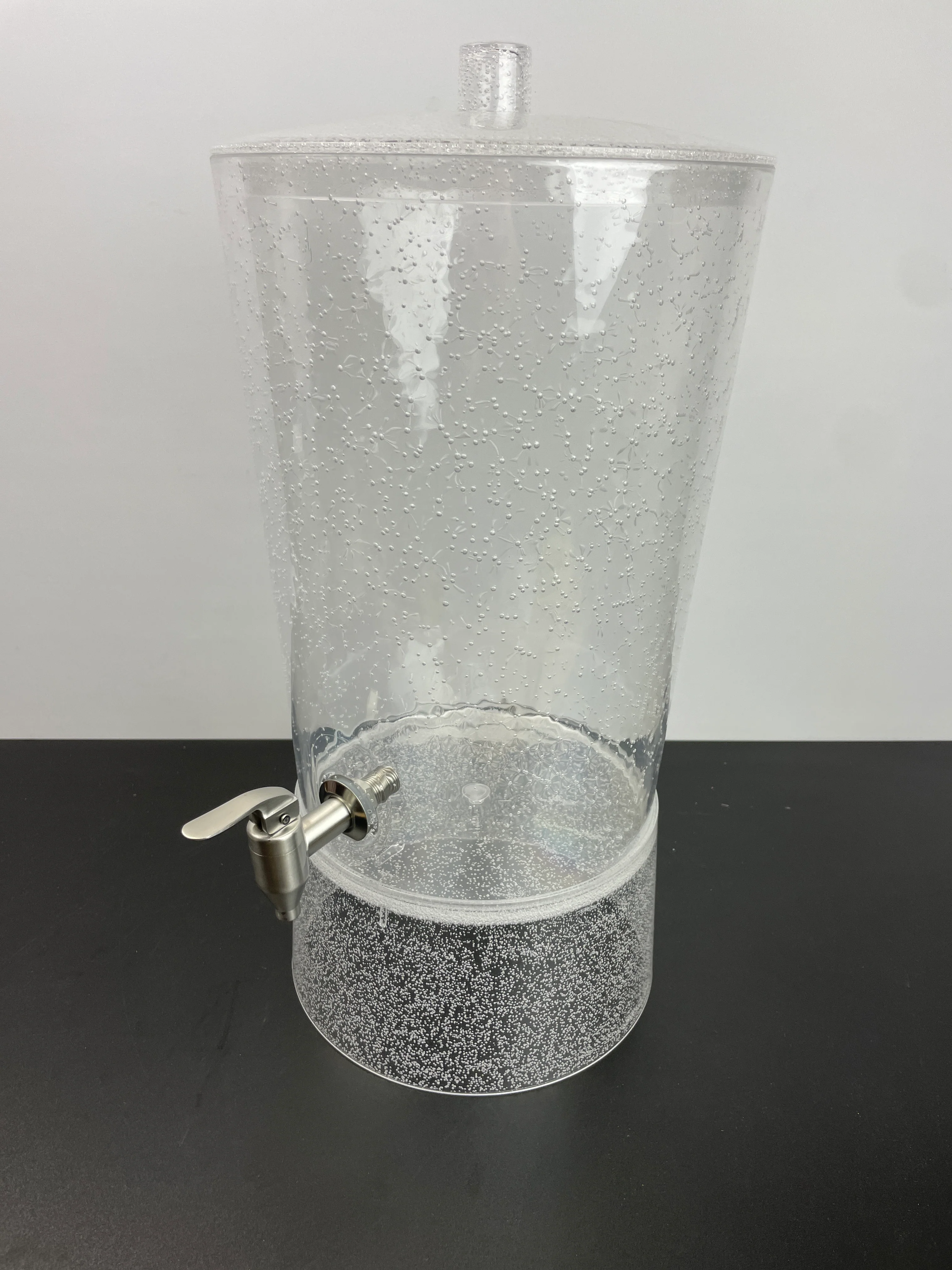 2.9 Gallon Acrylic Drink Dispenser - Retail $29 - Image 3