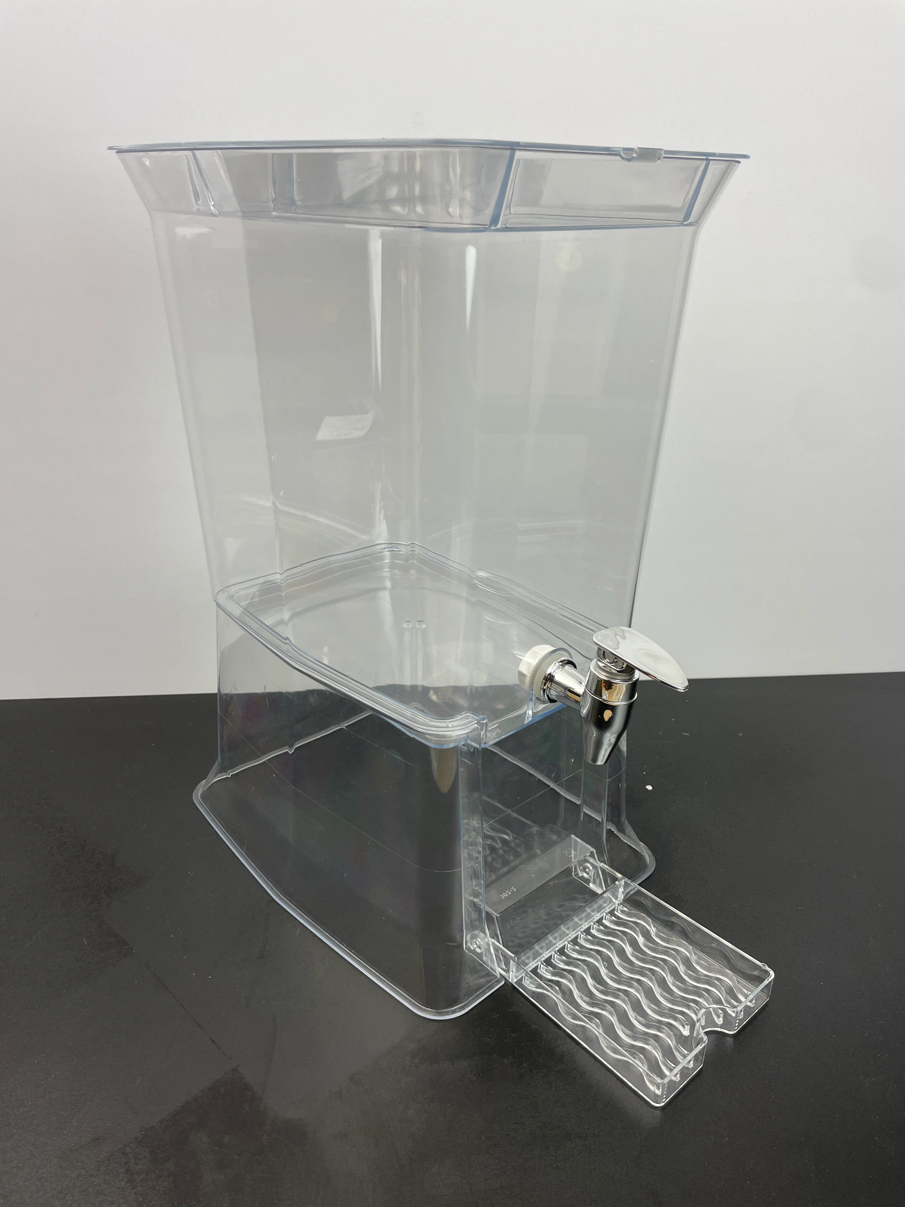 CreativeWare 3.5 Gallon Beverage Dispenser - Retail $19 - Image 2