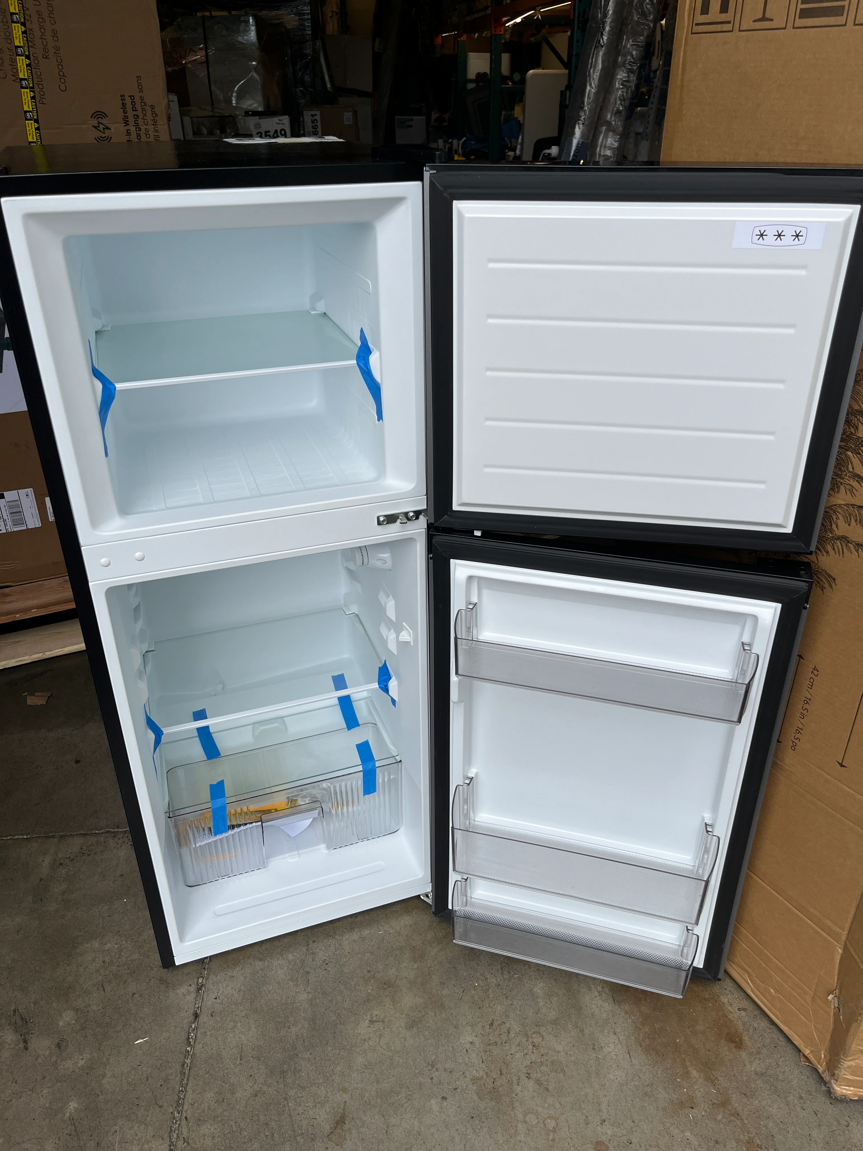 Midea Compact Refrigerator, 2-Door, 4.5 cu ft, Stainless Steel - Retail $149 - Image 4