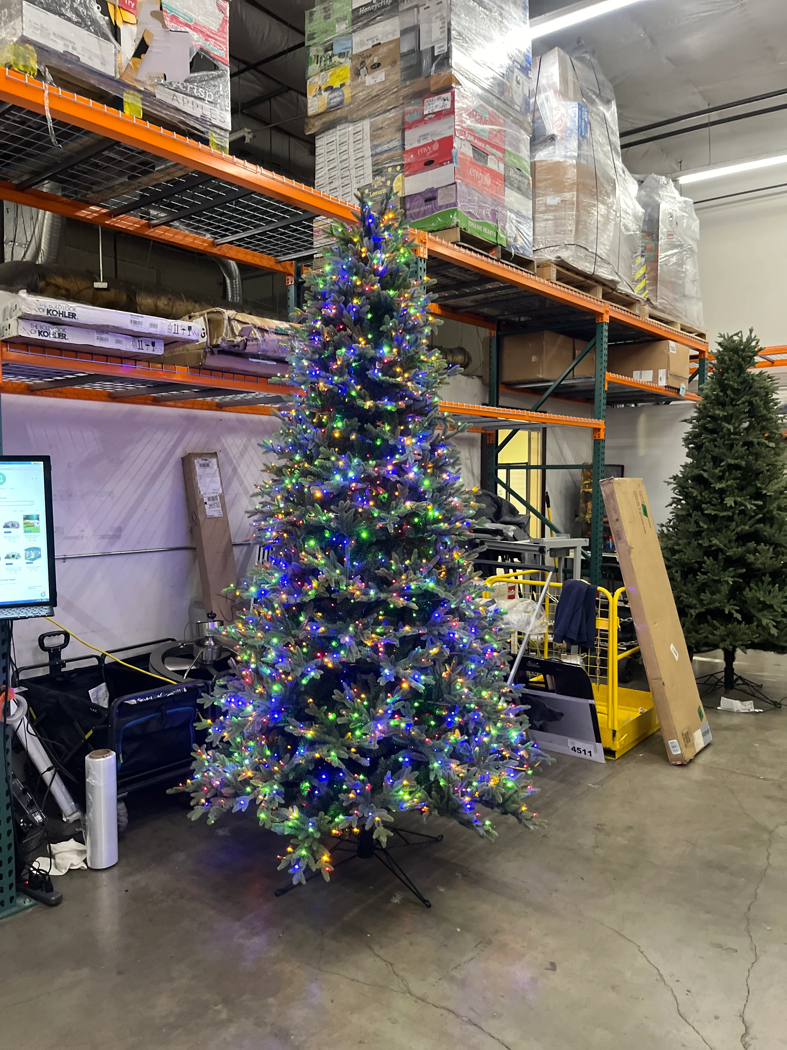 Costco - 9ft Pre-lit Radiant Micro LED Artificial Christmas Tree - Retail $699 - Image 6