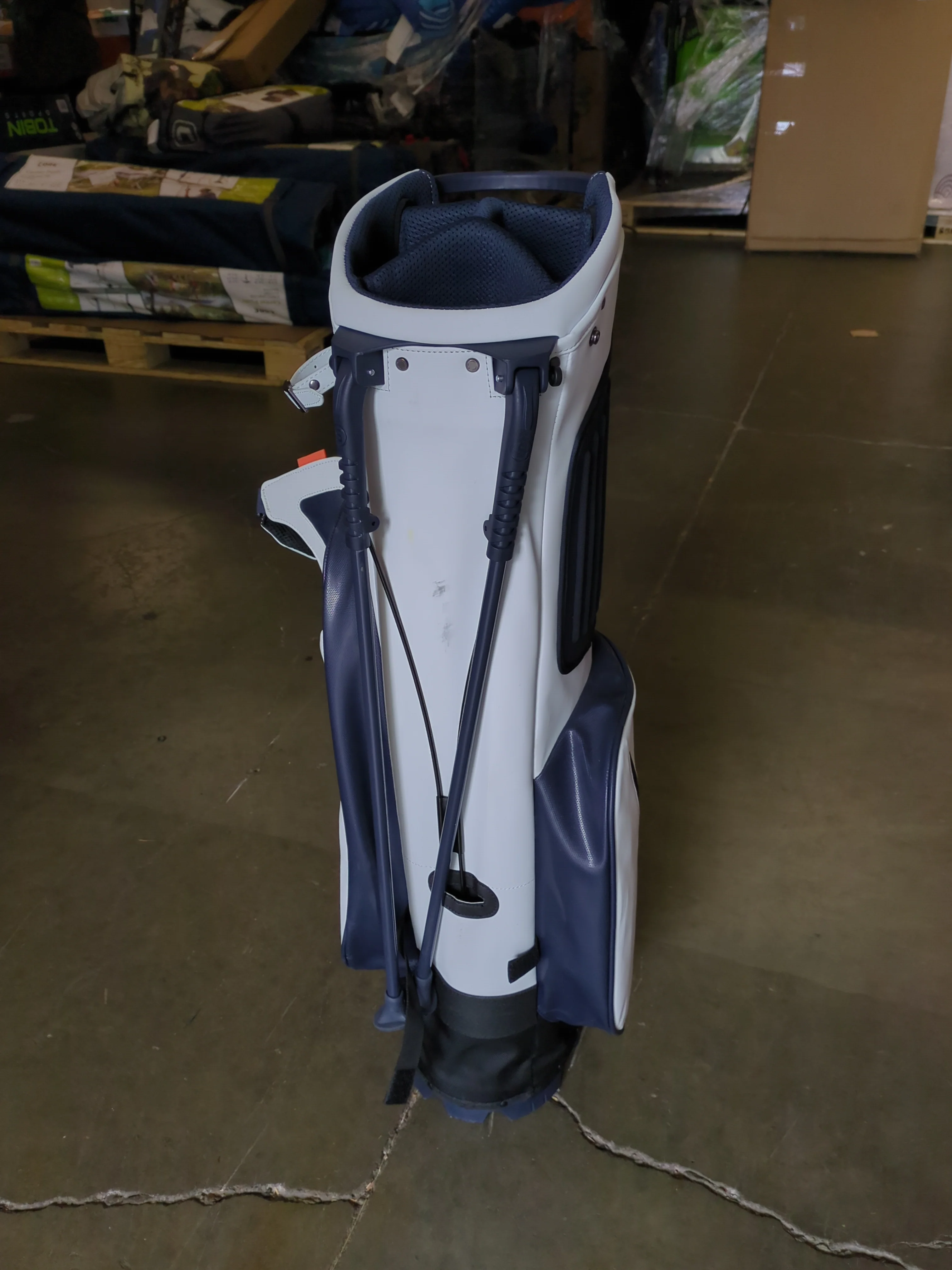 Stitch Golf Stand/Carry Bag - Retail $129 - Image 2
