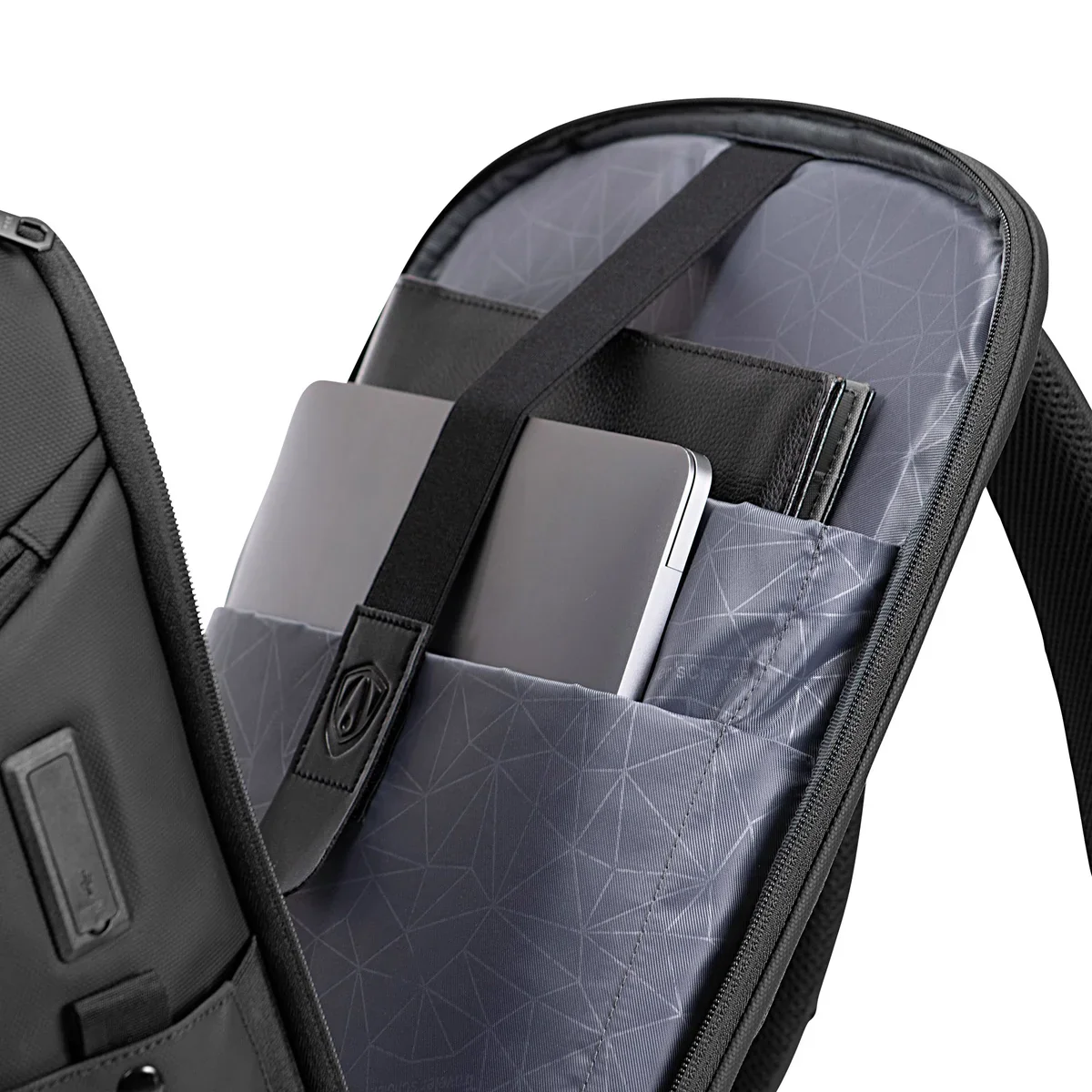Traveler's Choice Breenon 19" Laptop Backpack - Image 3