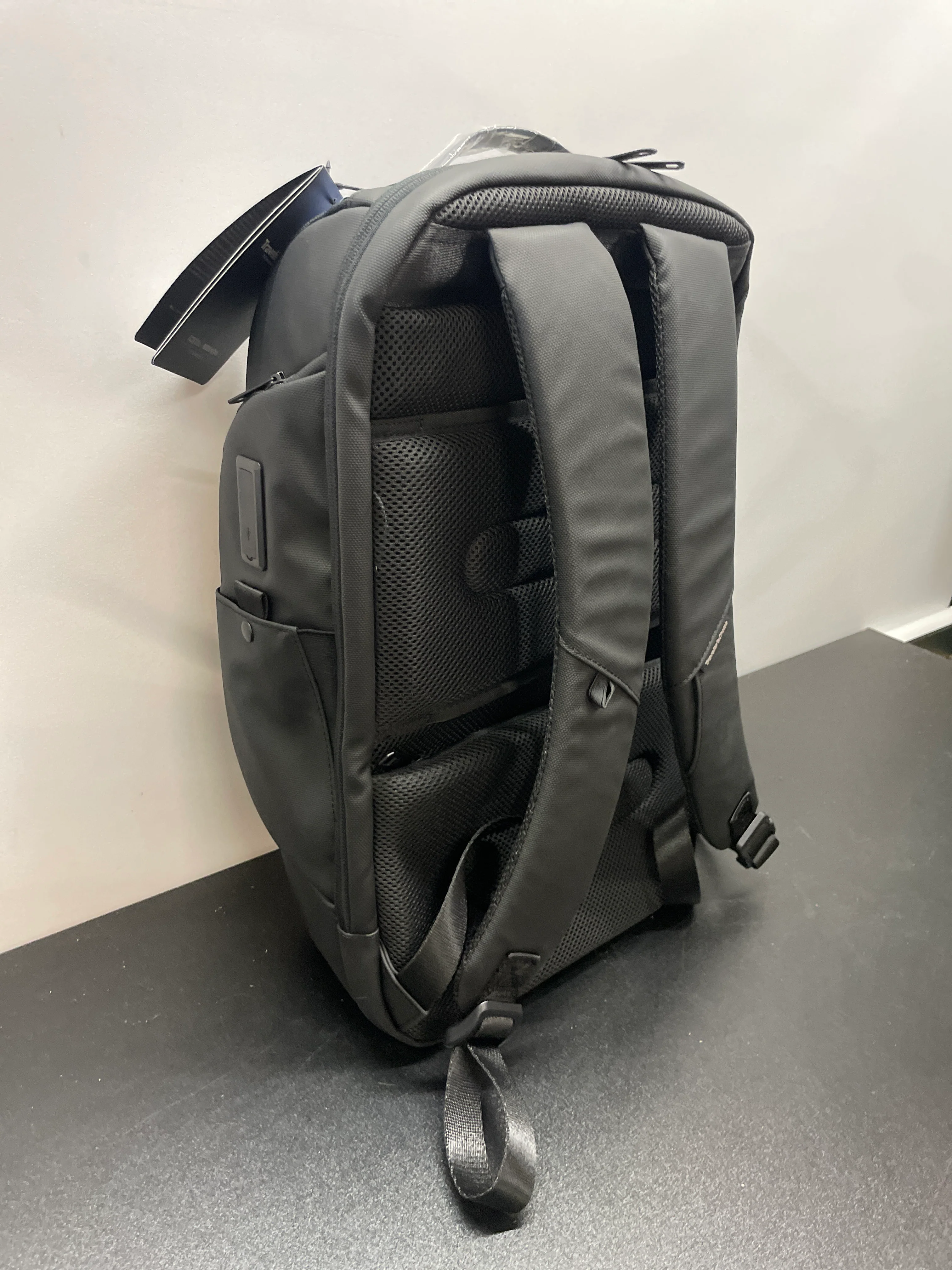 Traveler's Choice Breenon 19" Laptop Backpack - Image 6