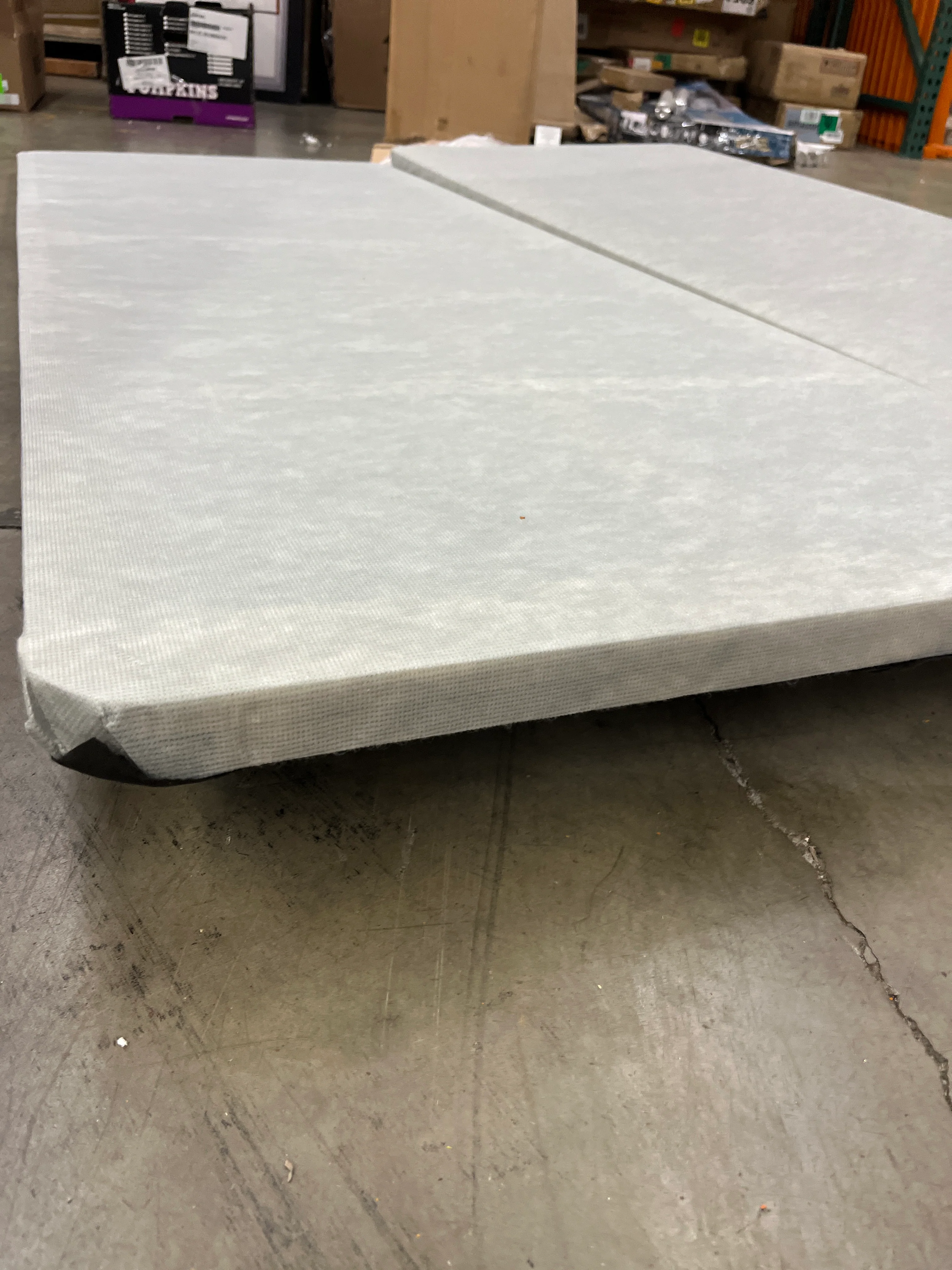 Greaton QUEEN, 1.5-Inch Split Fully Assembled Bunkie Board for Mattress/Bed Support, Queen, Grey. - Retail $109 - Image 3